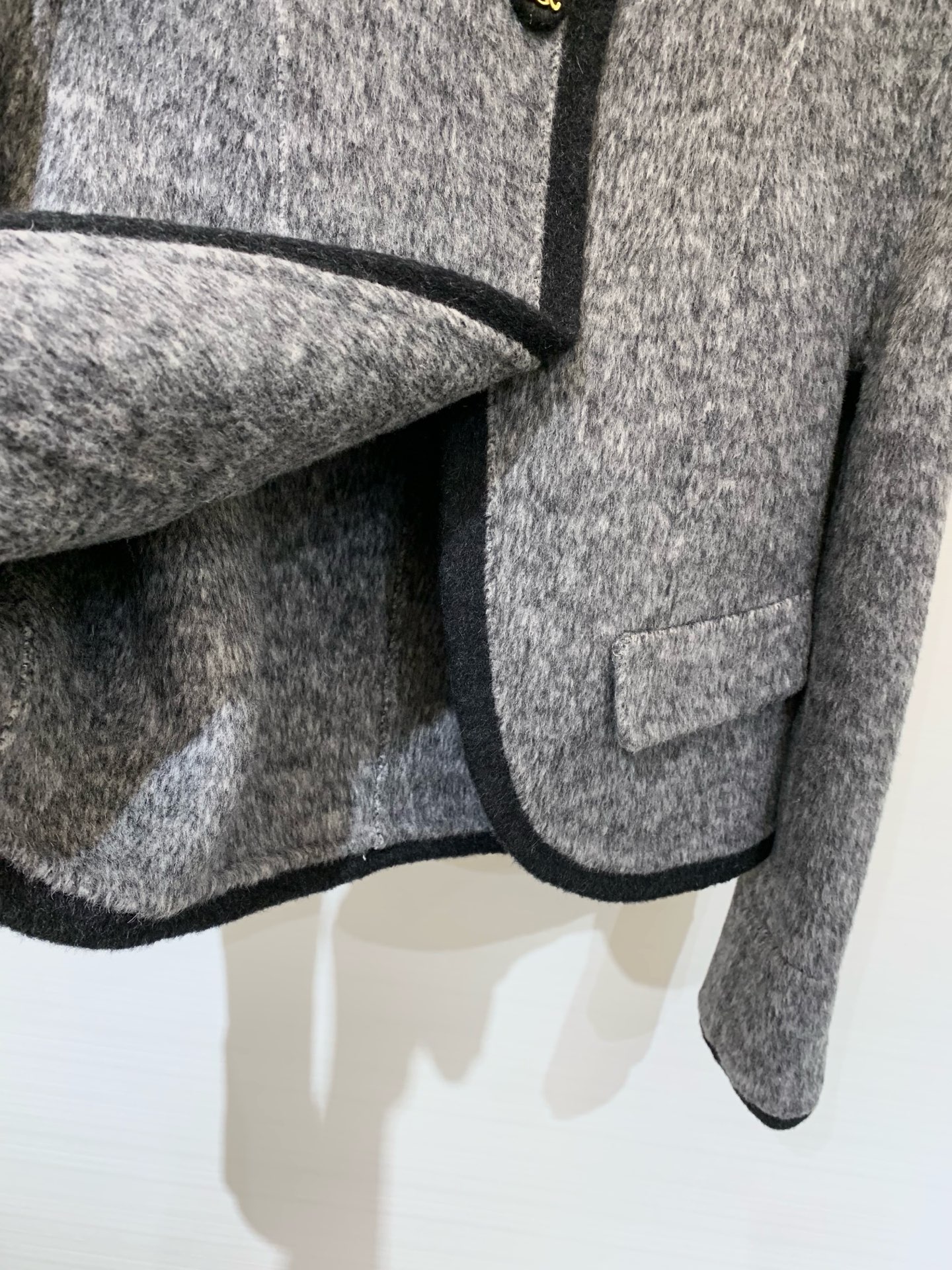 Celine 25秋冬高级感穿搭 双面羊毛短外套/大衣 高级感满满 秋冬季🧥的时尚利器 短款设计更是显高