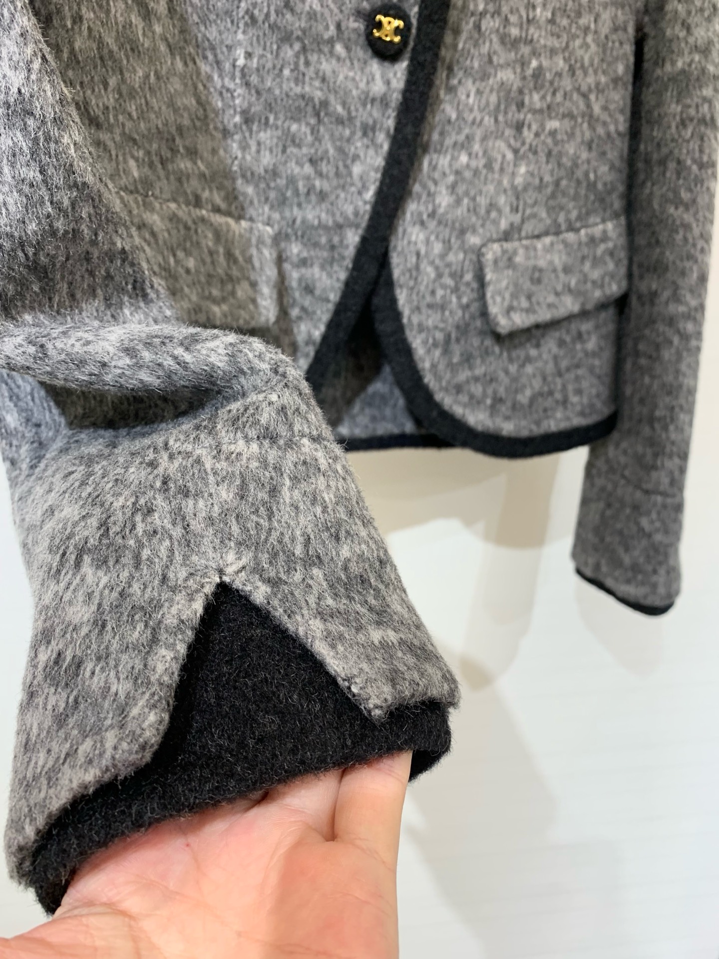 Celine 25秋冬高级感穿搭 双面羊毛短外套/大衣 高级感满满 秋冬季🧥的时尚利器 短款设计更是显高