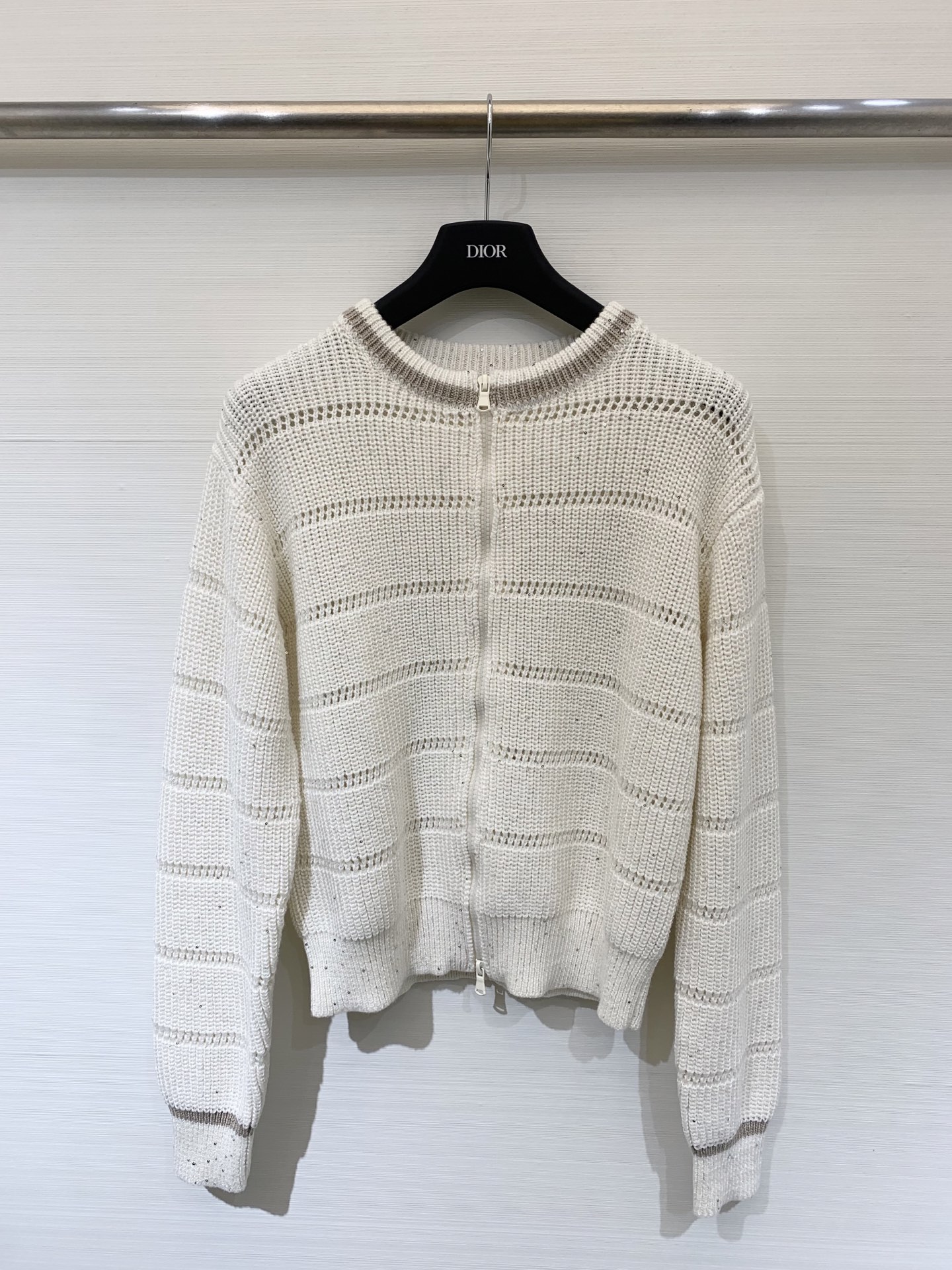 NO:471398,BC 25 early autumn new style bead-piece hollow round neck knitted long sleeve hollow design custom wool blend fabric high-version sml, alexander wang19860909BC 25早秋新款 珠片镂空圆领针织长袖 镂空设计 定制羊毛混纺面料 高版本sml,,alexander wang,Women's clothing