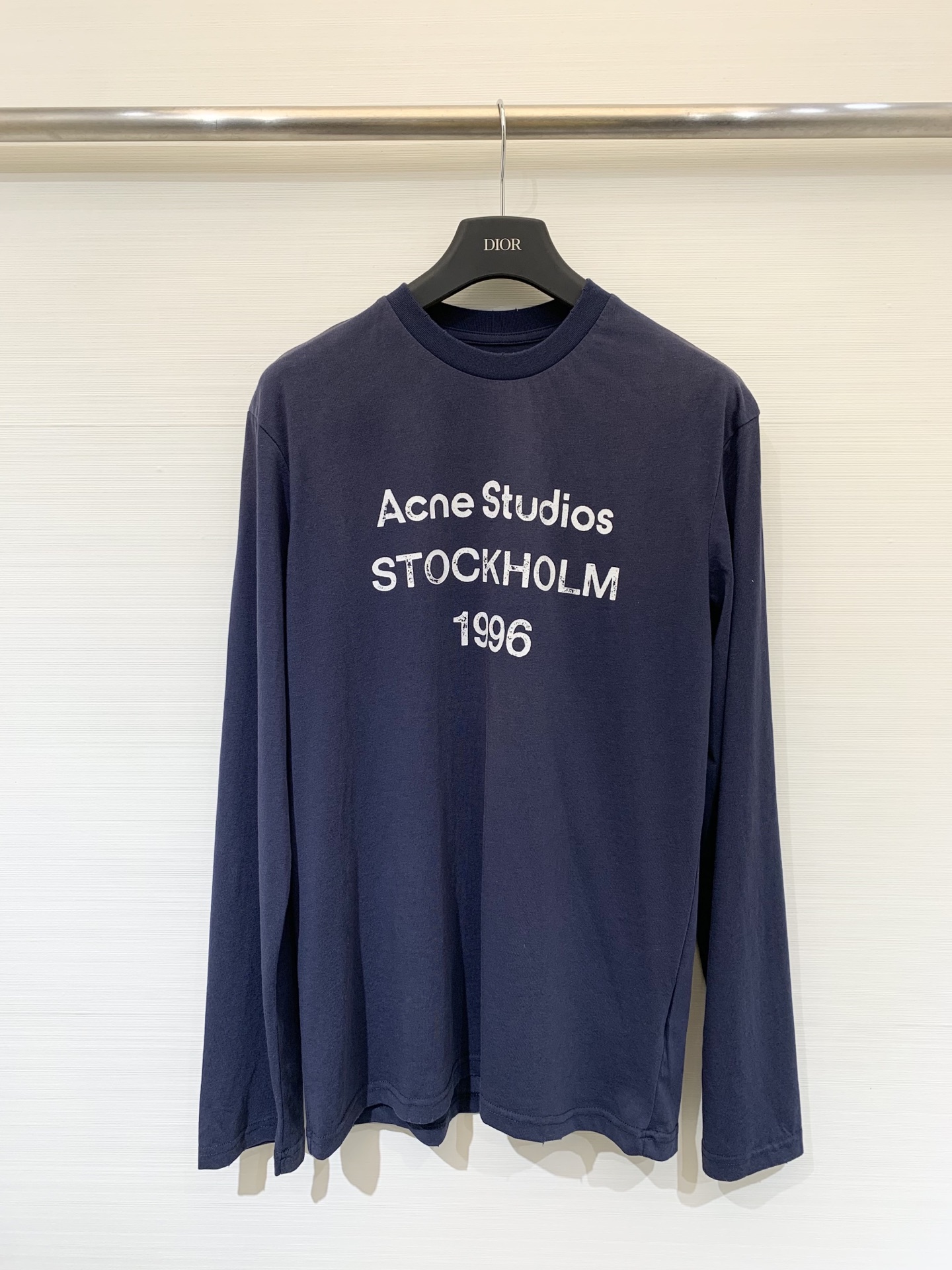 NO:471423,Acne Studios 1996 long-sleeved T-shirt Classic loose long-sleeved T-shirt Hidden blue gradient cool slimming and age-reducing artifact sml, acne studios,dior,tees,t-shirt,alexander wang19860909Acne Studios 1996 长袖T恤 经典款宽松长袖T恤 藏蓝渐变很酷 显瘦减龄神器sml,,acne studios,dior,tees，t-shirt,alexander wang,Women's clothing