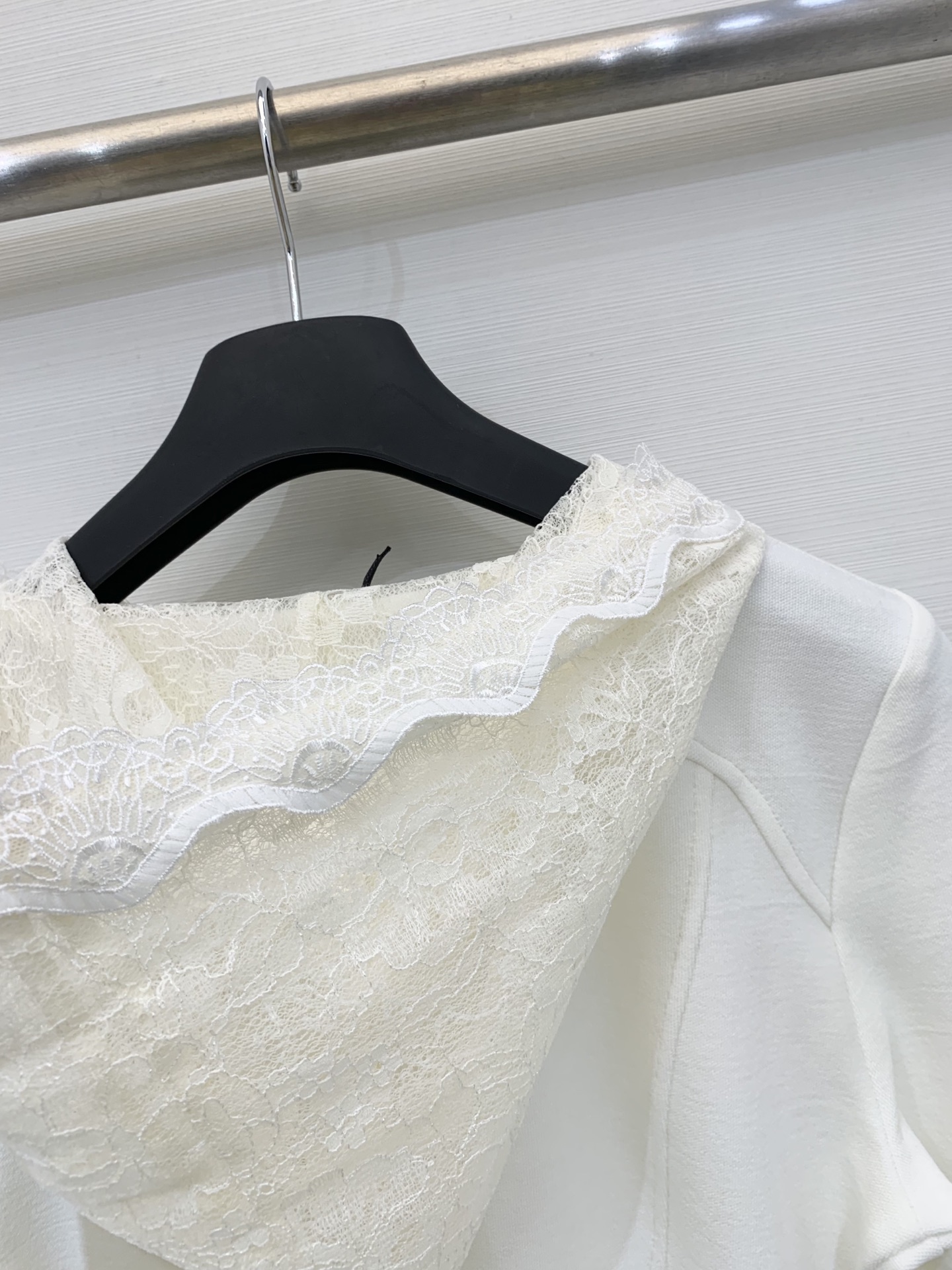 IsabelMarant 25早秋新款 重工蕾丝花边拼接休闲套装 连帽卫衣开衫➕长裤 超美的蕾丝花朵连帽