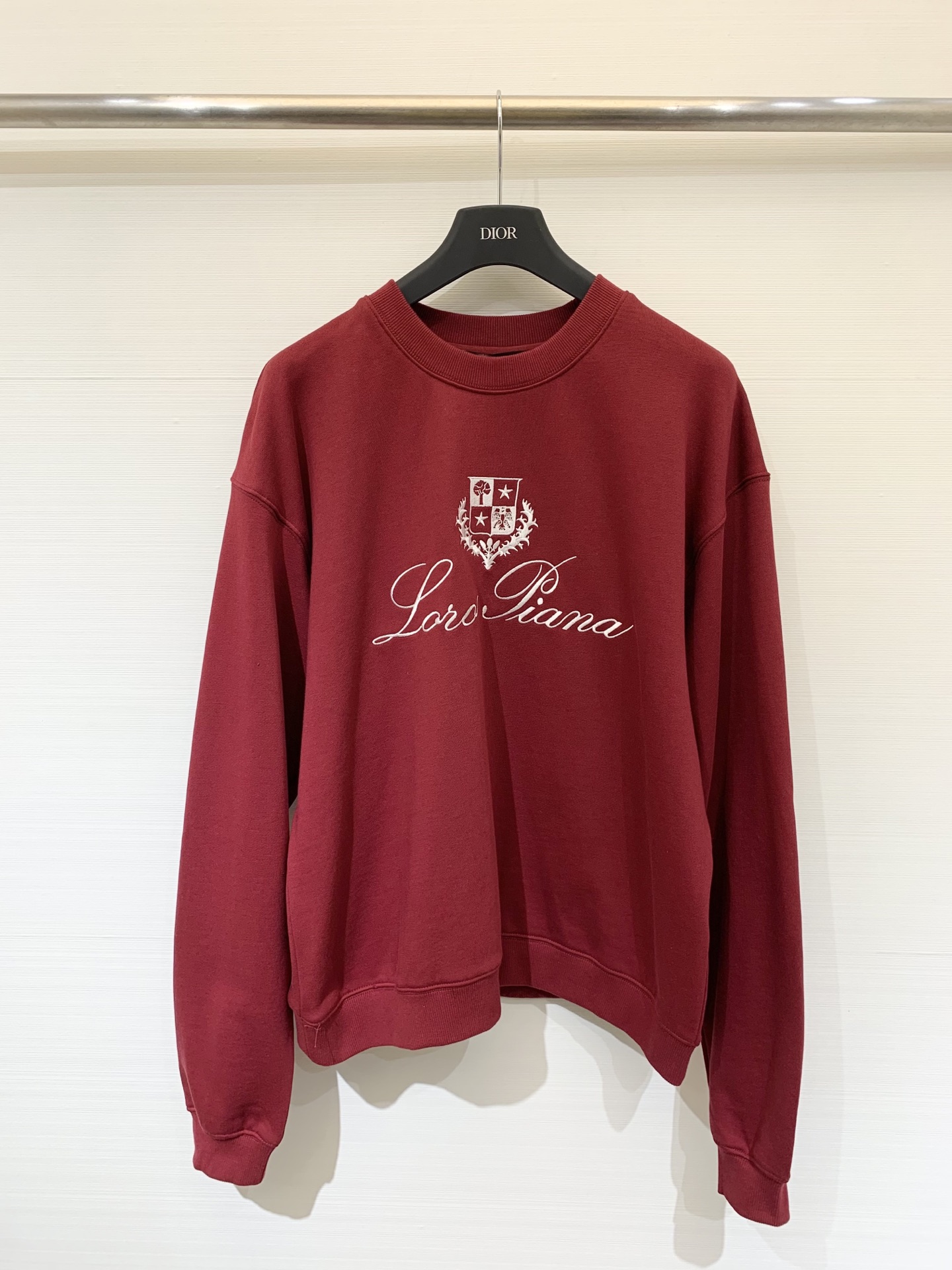 NO:474323,230L 25Fw early autumn new style letter LOGO embroidered round neck sweatshirt, shoulder-fall loose and lazy style, thick and stylish fabric, elastic thread design of cuffs, various outfits, loose and comfortable, full of casual and spicy style, three-color sml, loro piano, hoodie, sweatshirts, alexander wang19860909230L 25Fw早秋新款 字母LOGO刺绣圆领卫衣 落肩宽松慵懒版型 面料厚实挺阔有型 袖口弹力螺纹设计 多种穿搭 宽松舒适无束缚感 满满的随性酷辣风 三色sml,,loro piana,hoodie,sweatshirts,alexander wang,Women's clothing