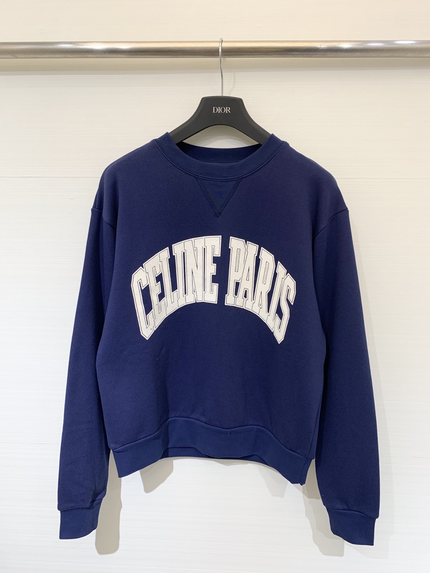 NO:479163,Celine 25 early autumn new model, navy blue round neck sweatshirt, flocked print contrasting letters on chest, very eye-catching, American style age-reducing casual, high-version sml, celine, hoodie, sweatshirts, alexander wang19860909Celine 25早秋新款 藏蓝色圆领卫衣 胸前植绒印花撞色字母LOGO 非常亮眼 美式风格减龄休闲 高版本sml,,celine,hoodie,sweatshirts,alexander wang,Women's clothing