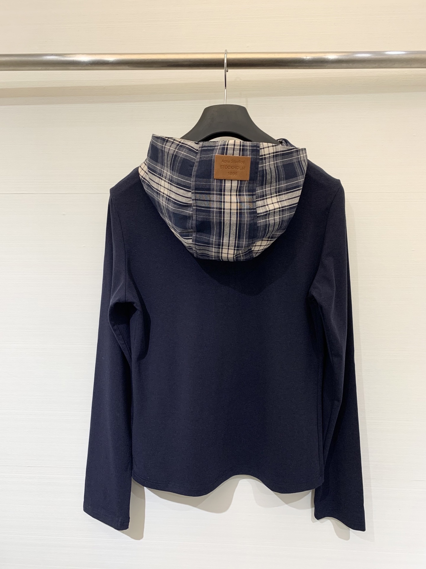 Acnestudios 25秋冬新款 格子拼接连帽长袖T恤 高级撞色拼接 帽子是采用衬衣棉类面料 log