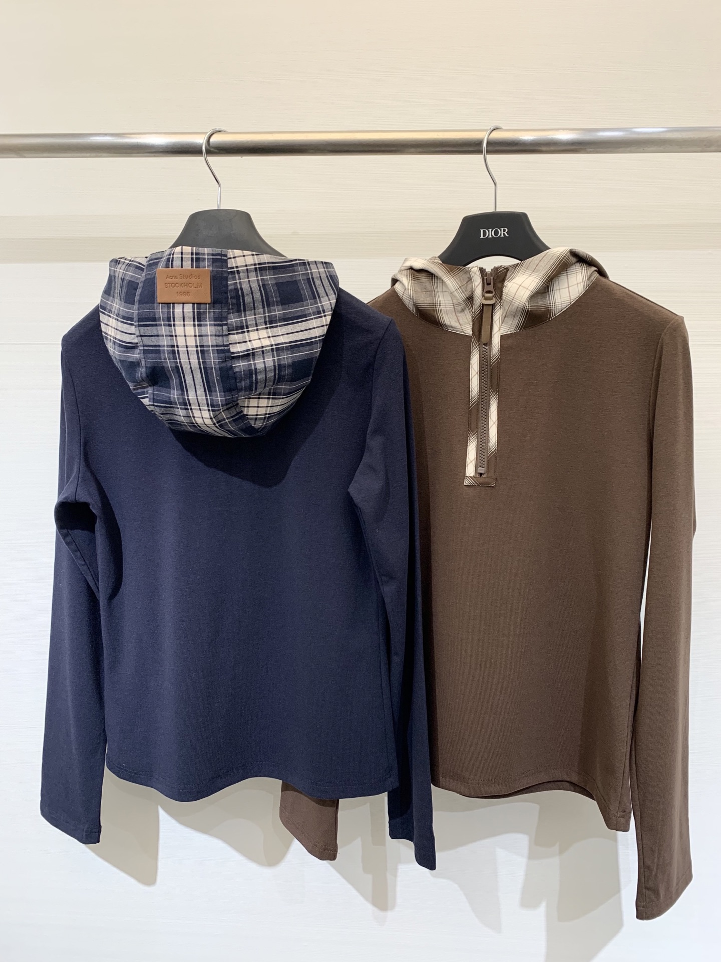 Acnestudios 25秋冬新款 格子拼接连帽长袖T恤 高级撞色拼接 帽子是采用衬衣棉类面料 log