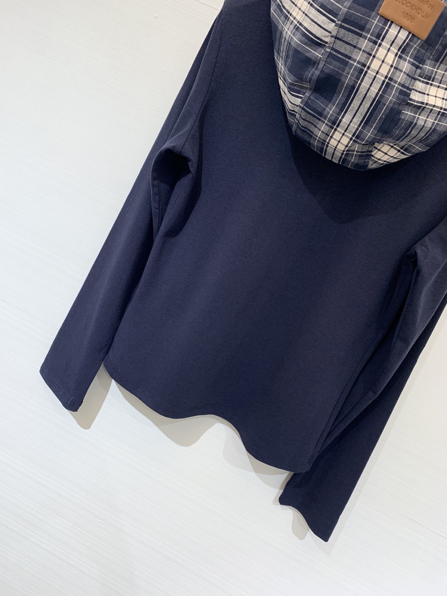 Acnestudios 25秋冬新款 格子拼接连帽长袖T恤 高级撞色拼接 帽子是采用衬衣棉类面料 log