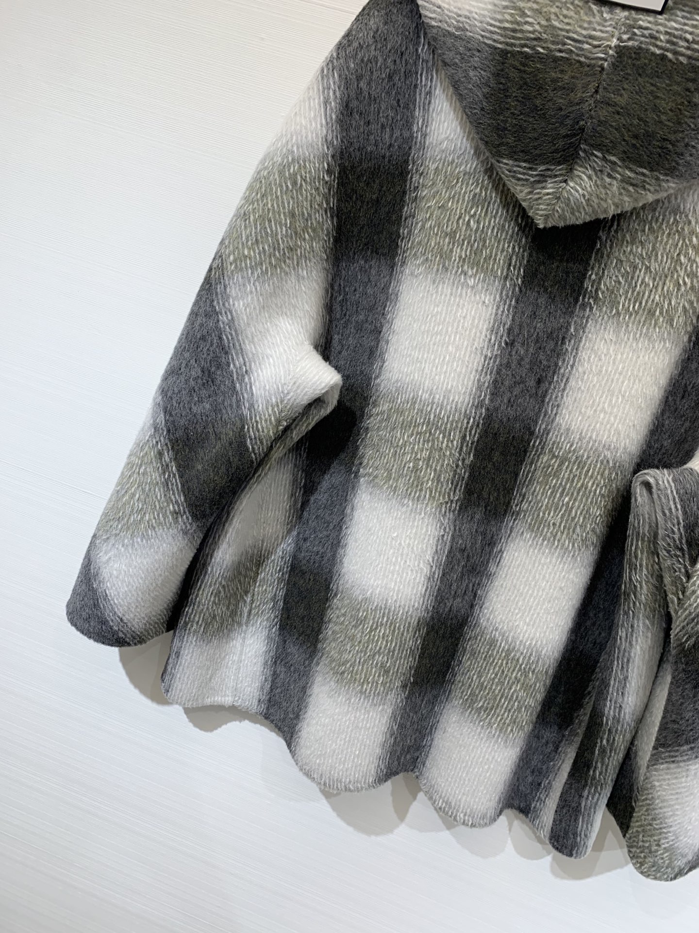 Acnestudios 2025早秋新款 一粒扣格纹连帽双面羊毛大衣 中长款的长度 yb定制羊毛桑蚕丝牦