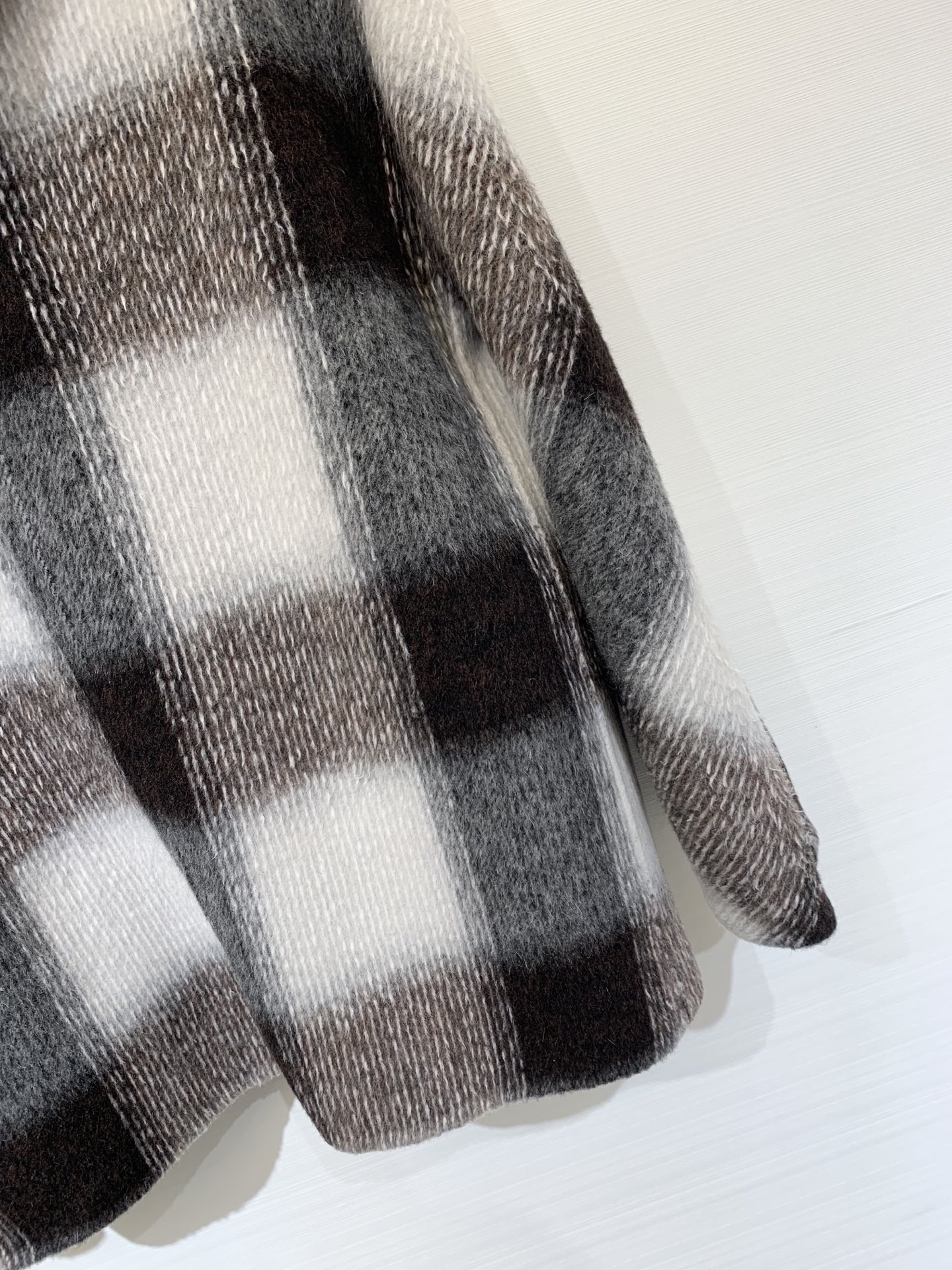 Acnestudios 2025早秋新款 一粒扣格纹连帽双面羊毛大衣 中长款的长度 yb定制羊毛桑蚕丝牦