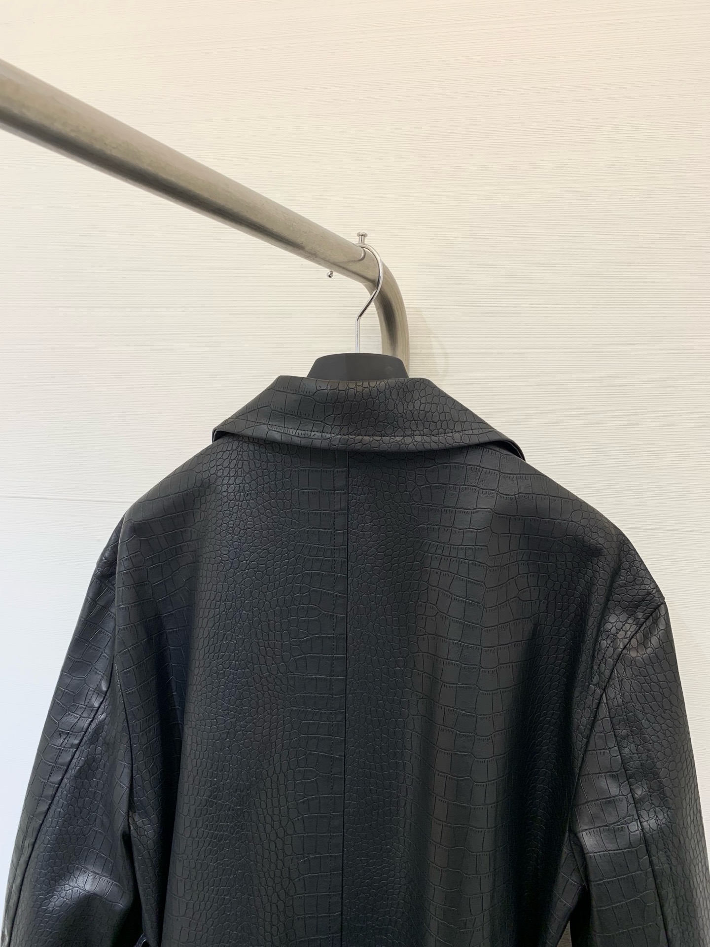 Acnestudios 25秋冬系列款 鳄鱼皮革腰带风衣外套 暗格纹老钱风 蛋白质软皮材质 质地柔软顺滑