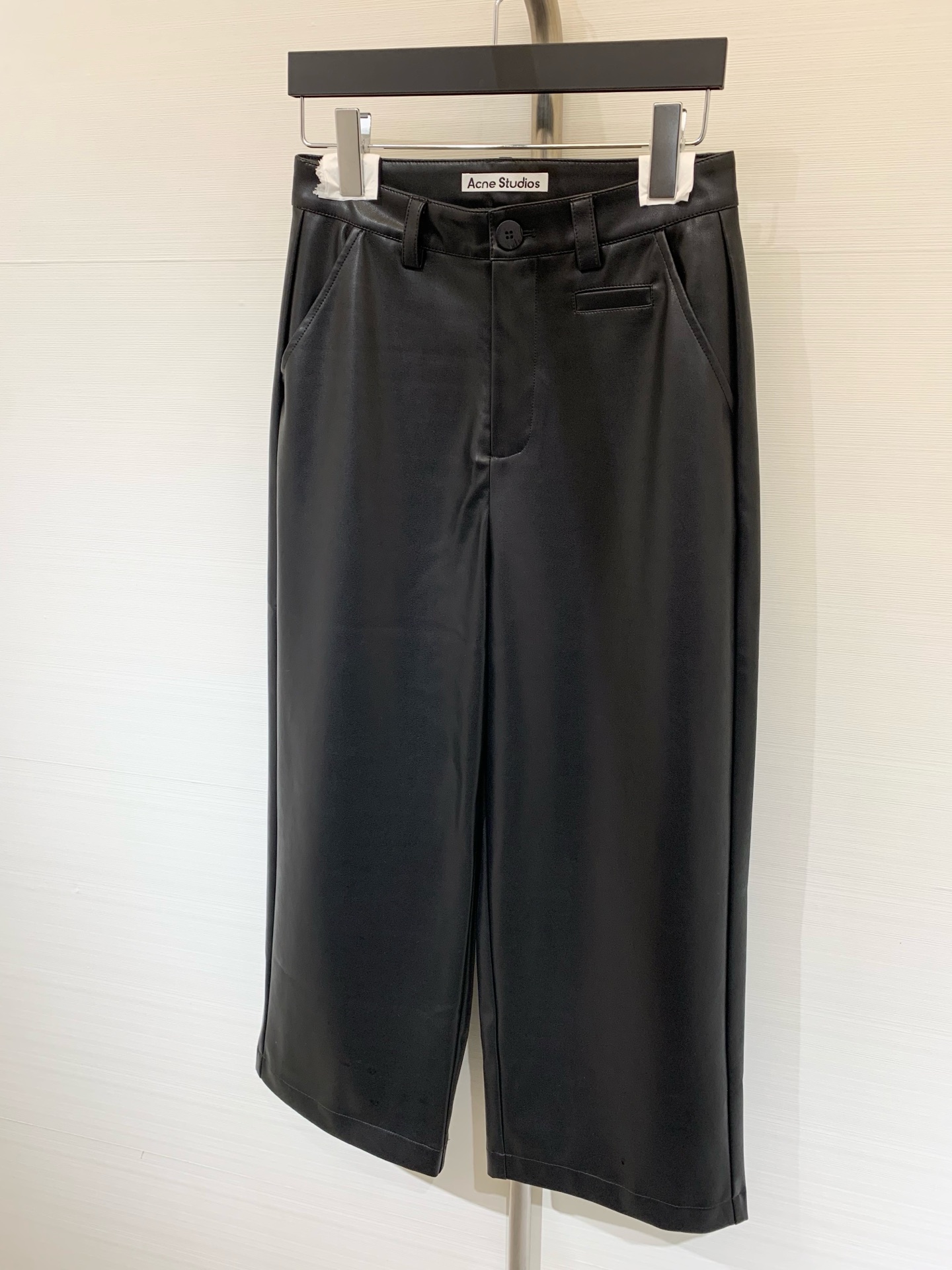 Acnestudios 25秋冬系列新品 复古摩登时髦九分裤 西服版型设计 蛋白质软皮材质 利落阔腿剪裁
