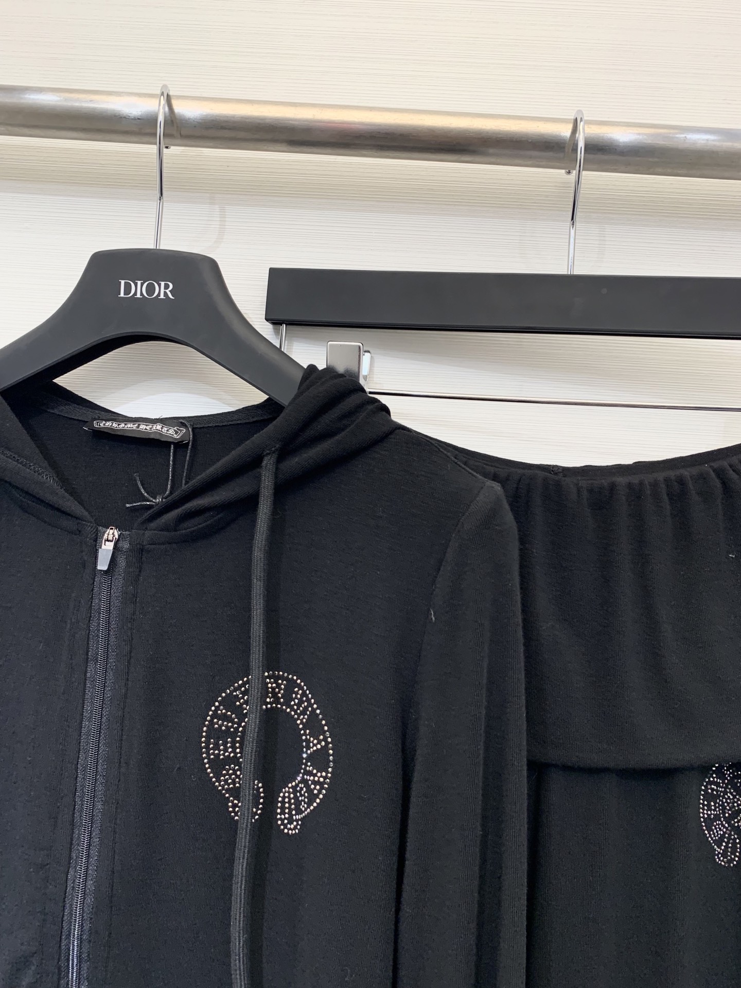 CH克罗心 25早秋新款 烫钻连帽休闲套装 极简主义风 搭配松紧腰长裤 立体剪裁版版型可甜可盐减龄少女风