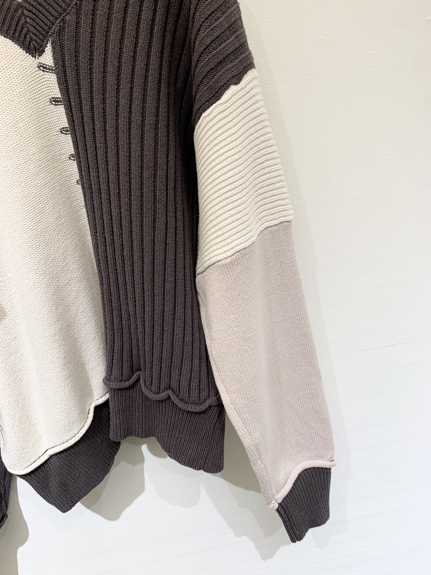 Sacai 25早秋新款 正反🉑穿拼接撞色针织羊毛长袖 多片撞色剪裁 超重工设计 时髦感超强 宽松大版型