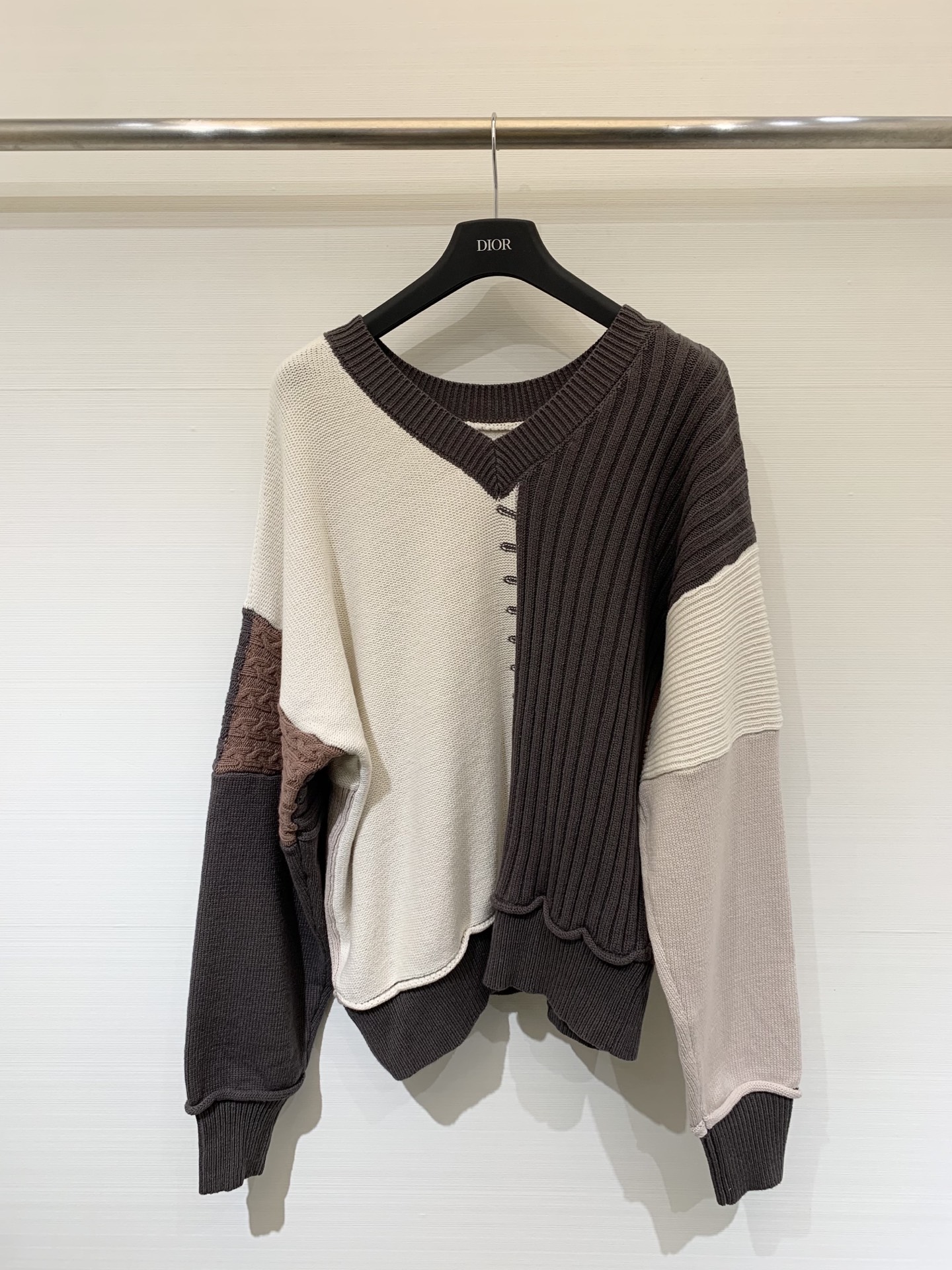 Sacai 25早秋新款 正反🉑穿拼接撞色针织羊毛长袖 多片撞色剪裁 超重工设计 时髦感超强 宽松大版型