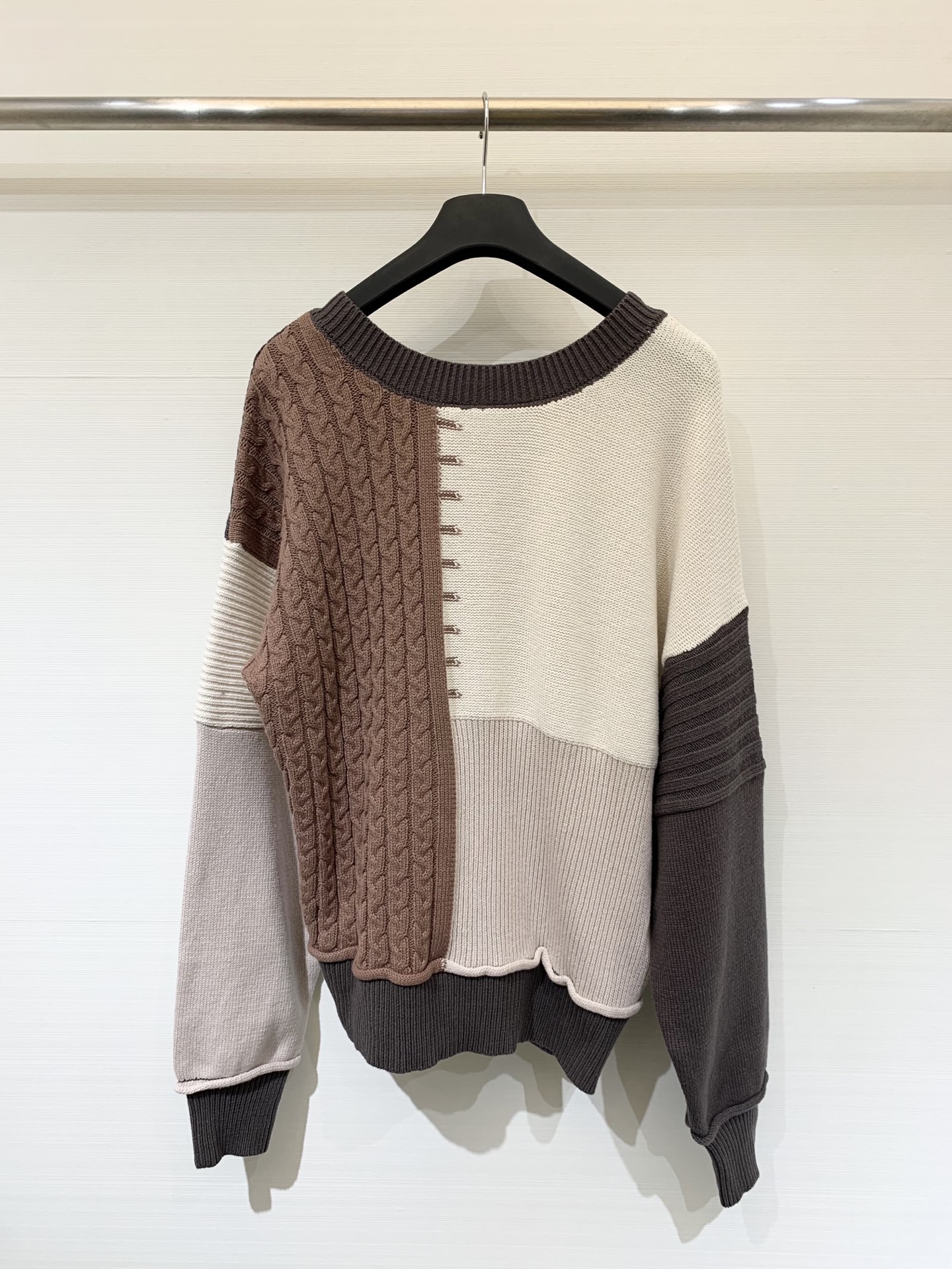 Sacai 25早秋新款 正反🉑穿拼接撞色针织羊毛长袖 多片撞色剪裁 超重工设计 时髦感超强 宽松大版型