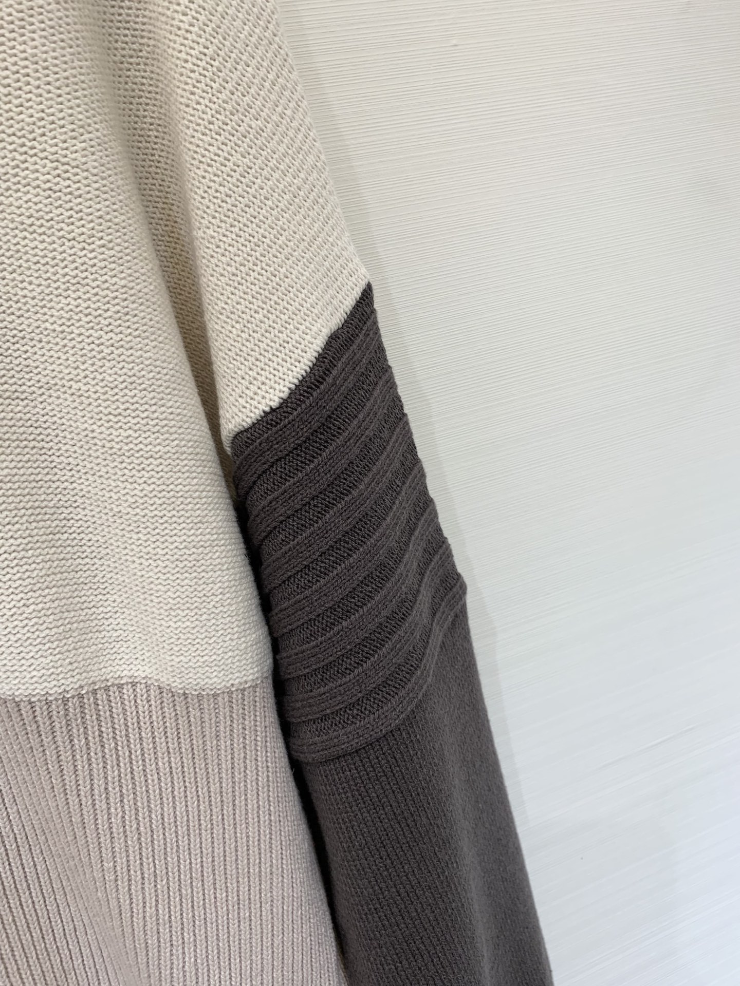 Sacai 25早秋新款 正反🉑穿拼接撞色针织羊毛长袖 多片撞色剪裁 超重工设计 时髦感超强 宽松大版型