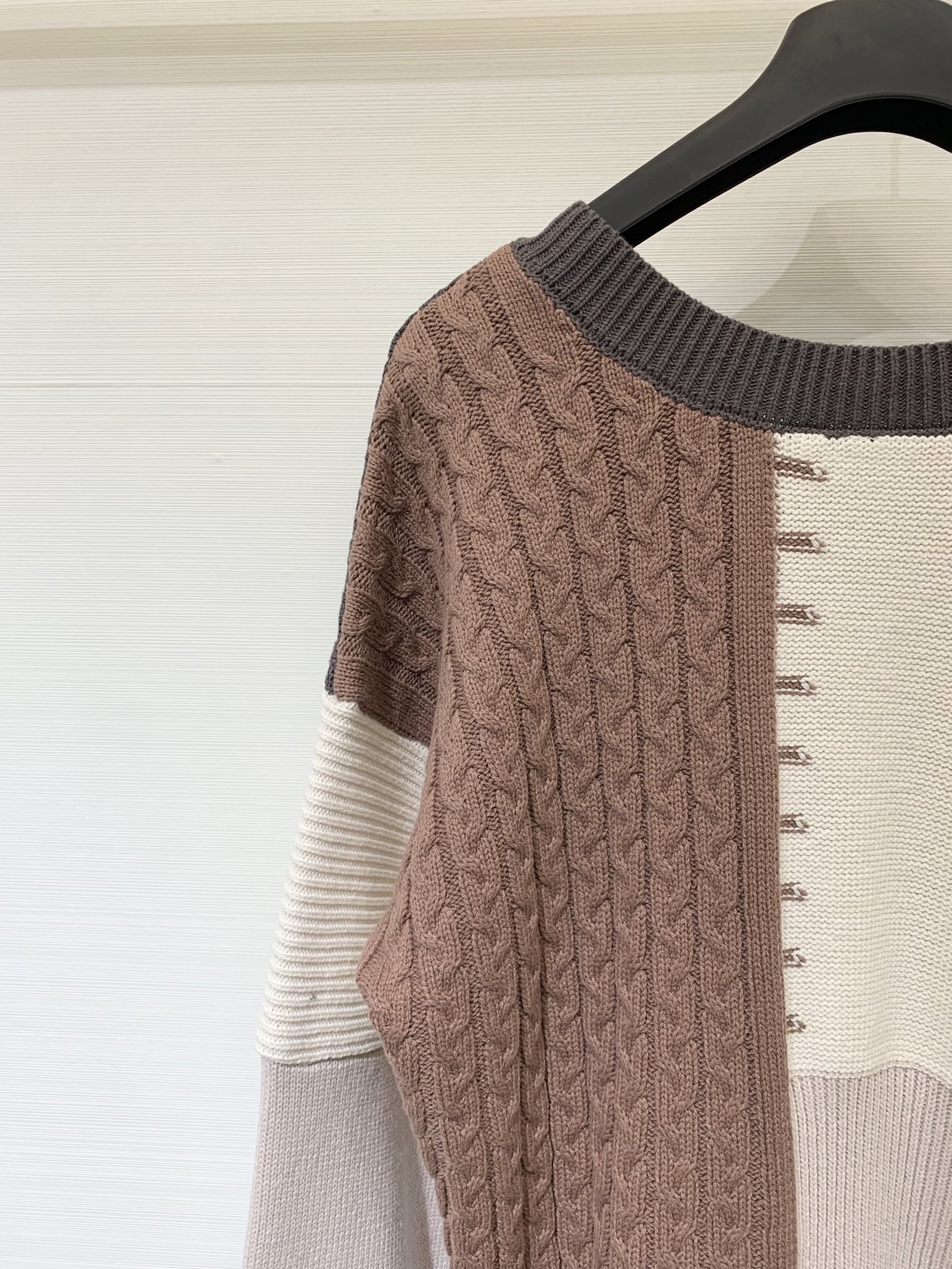 Sacai 25早秋新款 正反🉑穿拼接撞色针织羊毛长袖 多片撞色剪裁 超重工设计 时髦感超强 宽松大版型