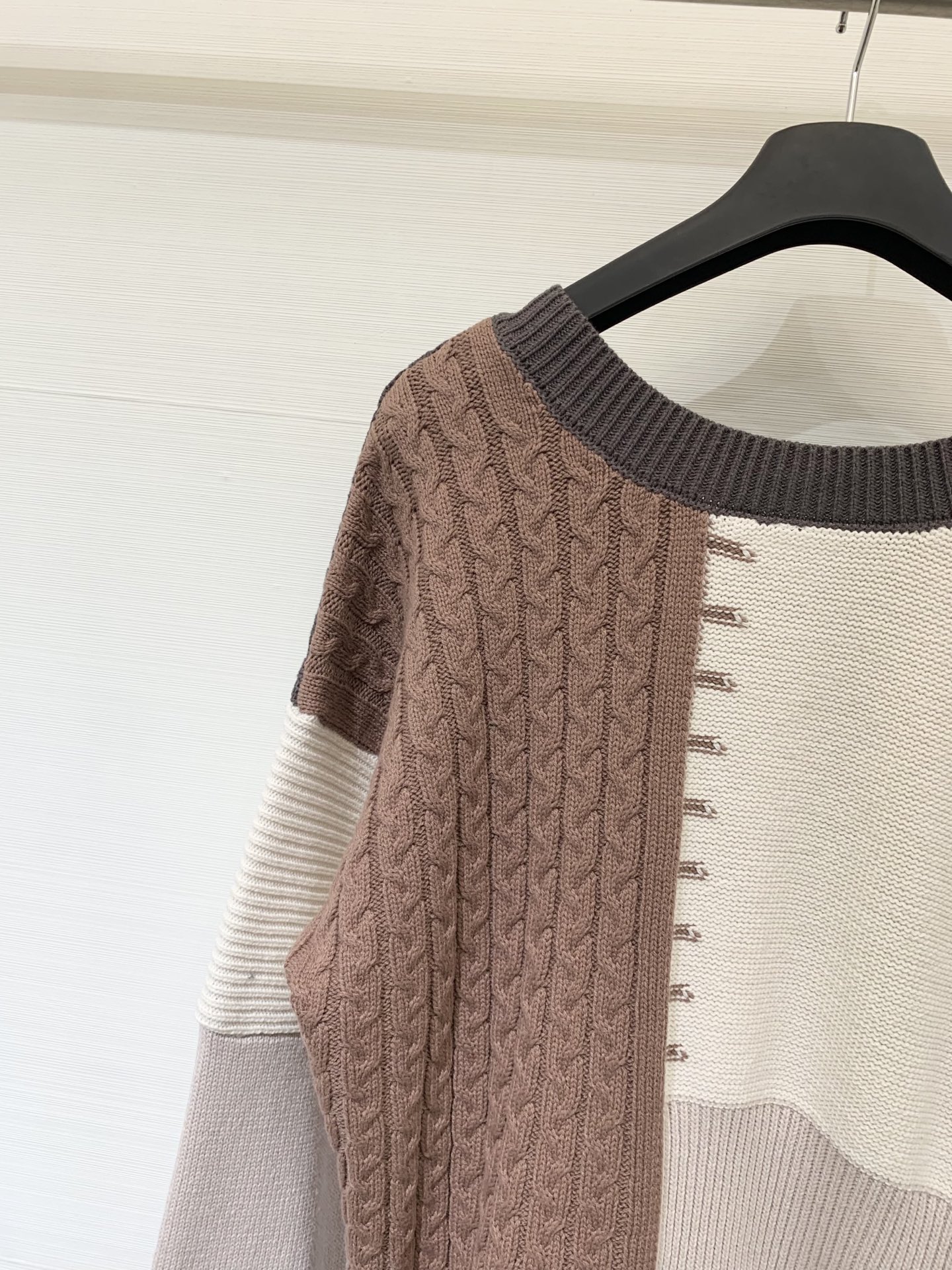 Sacai 25早秋新款 正反🉑穿拼接撞色针织羊毛长袖 多片撞色剪裁 超重工设计 时髦感超强 宽松大版型