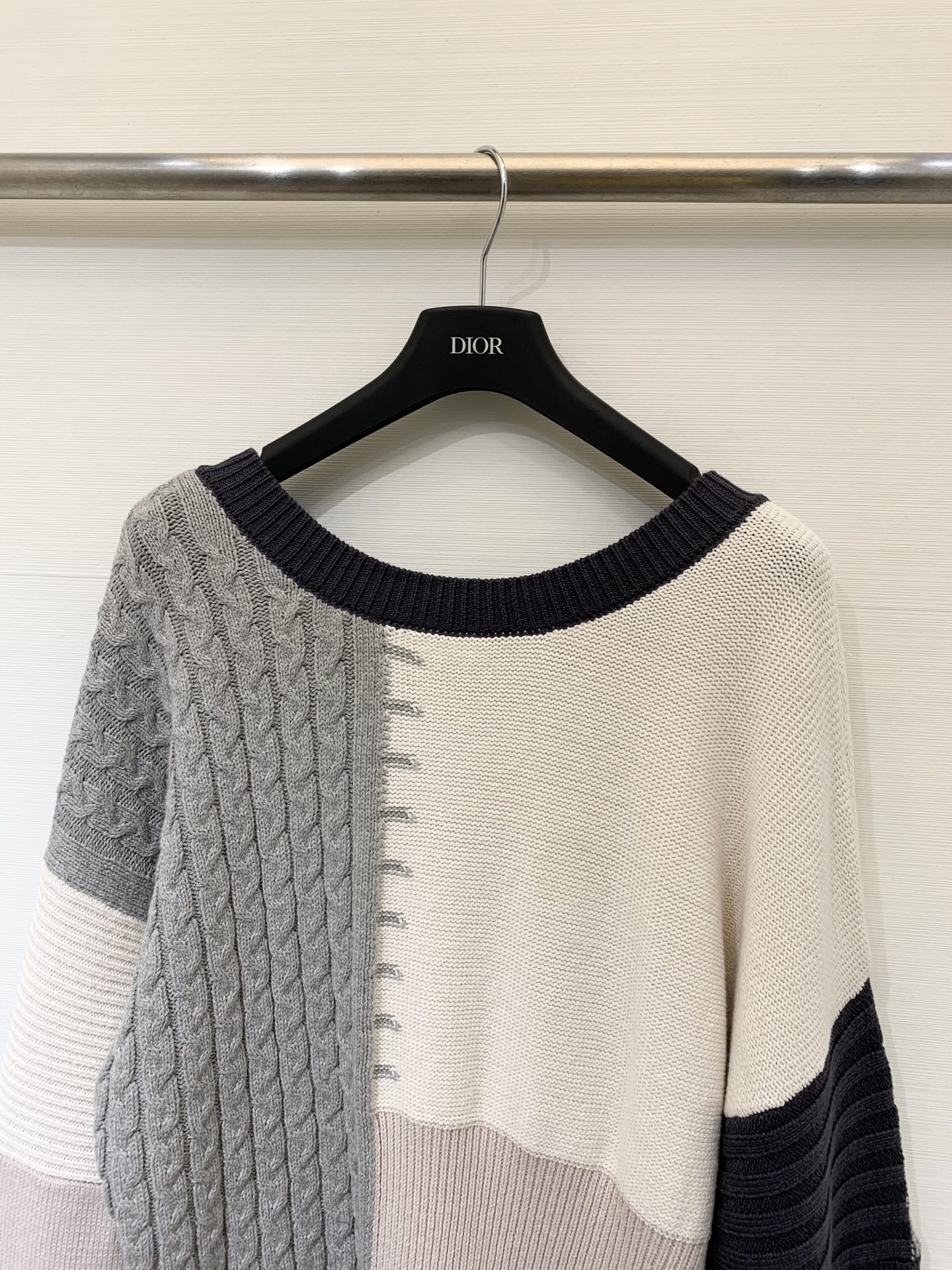 Sacai 25早秋新款 正反🉑穿拼接撞色针织羊毛长袖 多片撞色剪裁 超重工设计 时髦感超强 宽松大版型