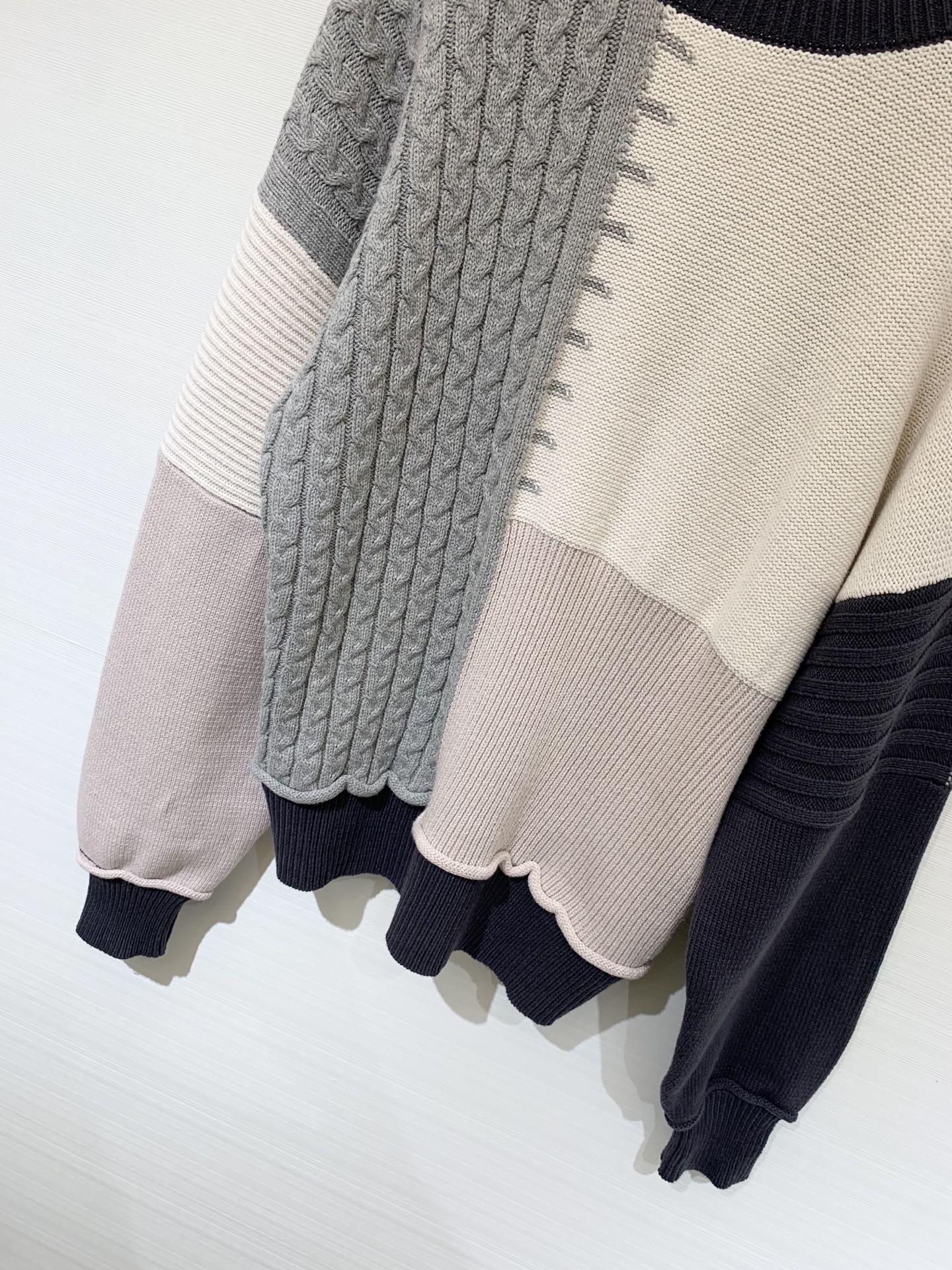 Sacai 25早秋新款 正反🉑穿拼接撞色针织羊毛长袖 多片撞色剪裁 超重工设计 时髦感超强 宽松大版型