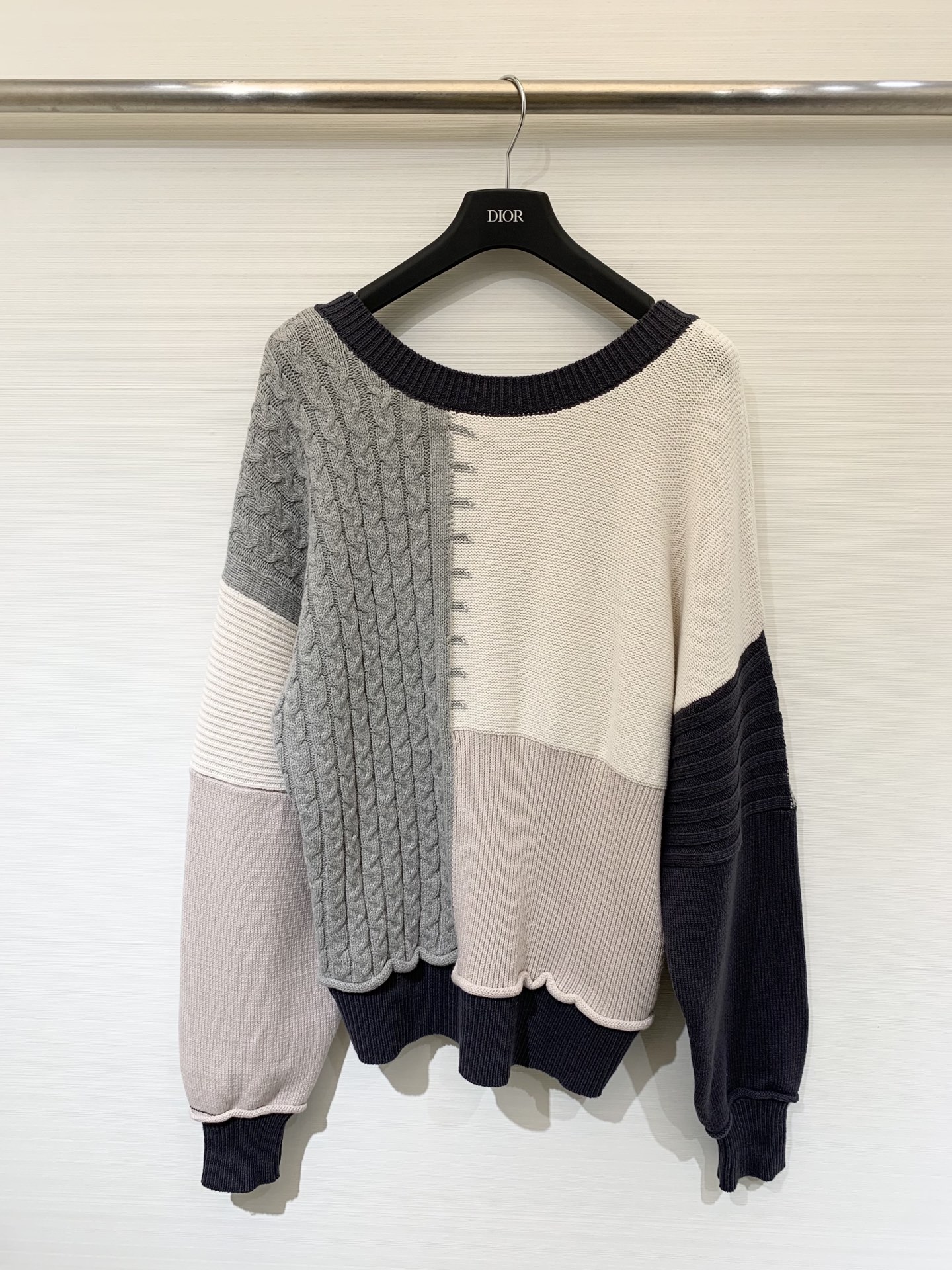 Sacai 25早秋新款 正反🉑穿拼接撞色针织羊毛长袖 多片撞色剪裁 超重工设计 时髦感超强 宽松大版型