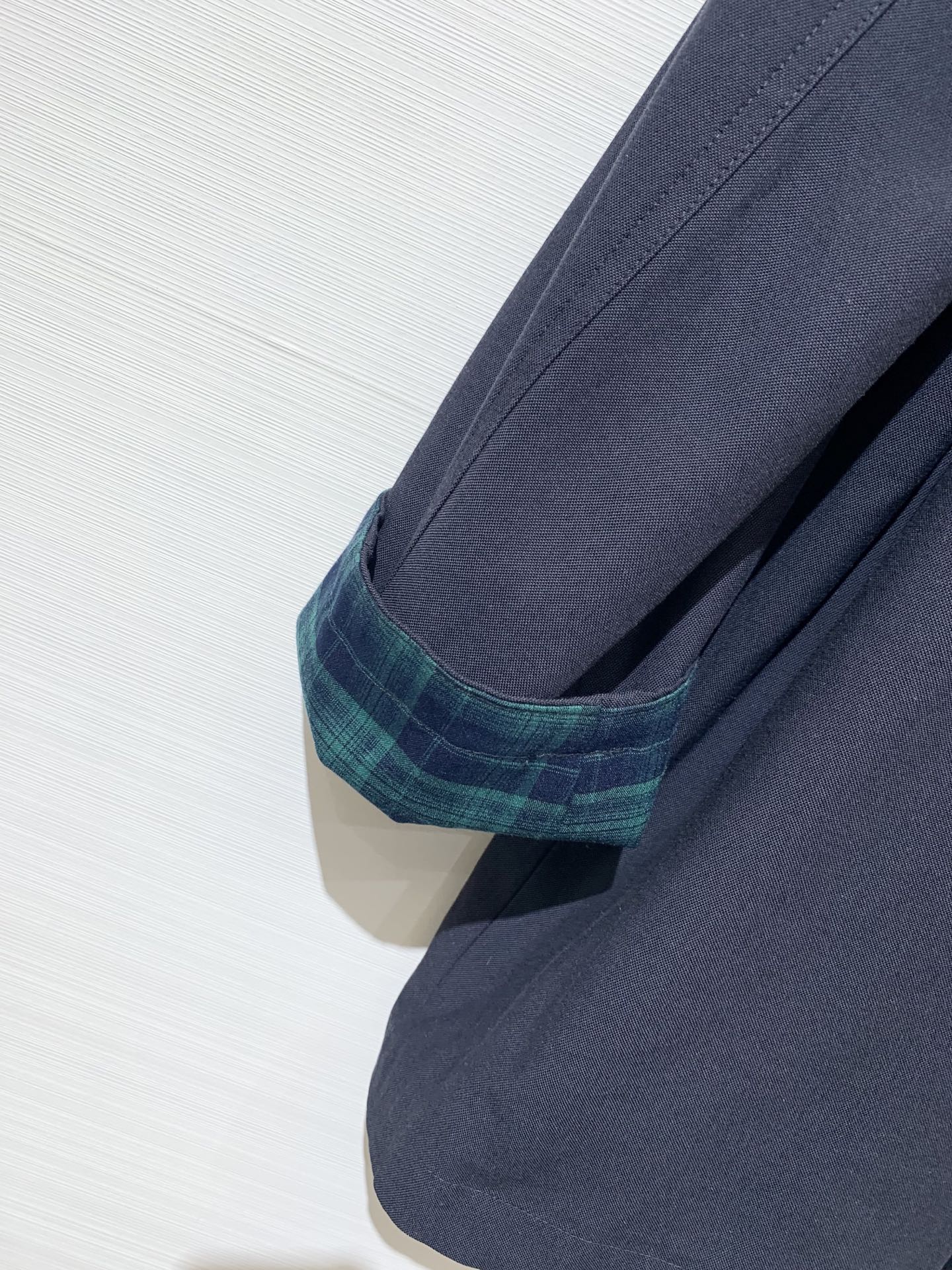 MIUMI* 25秋冬新款 撞色格纹风衣外套 单排扣➕里衬设计 手袖采用今年MIU最新格纹配色元素撞色工