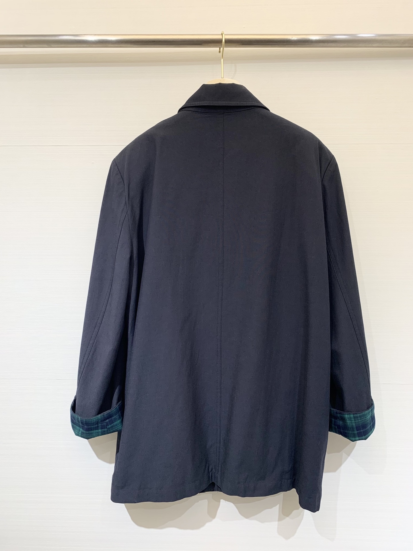 MIUMI* 25秋冬新款 撞色格纹风衣外套 单排扣➕里衬设计 手袖采用今年MIU最新格纹配色元素撞色工