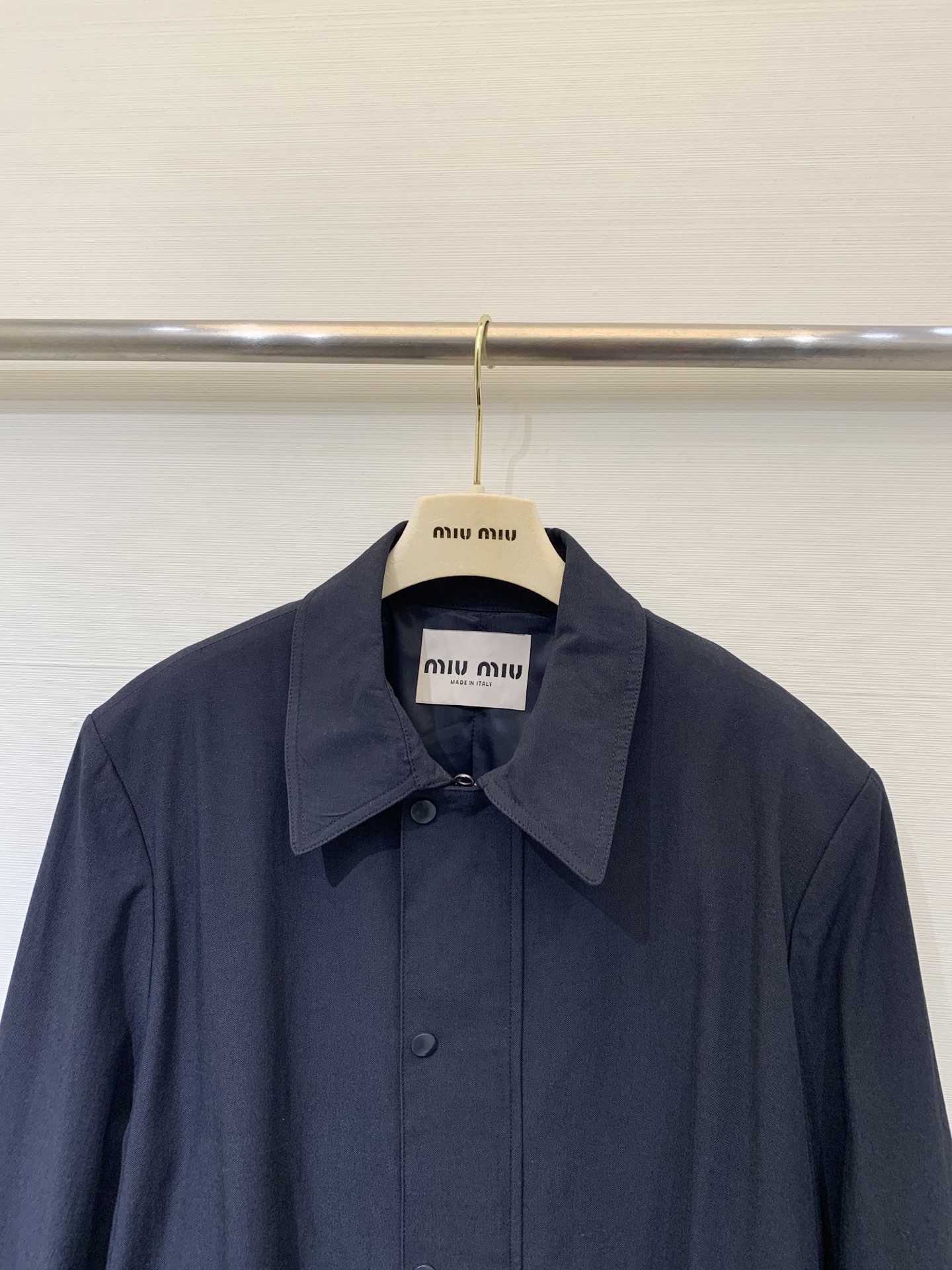 MIUMI* 25秋冬新款 撞色格纹风衣外套 单排扣➕里衬设计 手袖采用今年MIU最新格纹配色元素撞色工