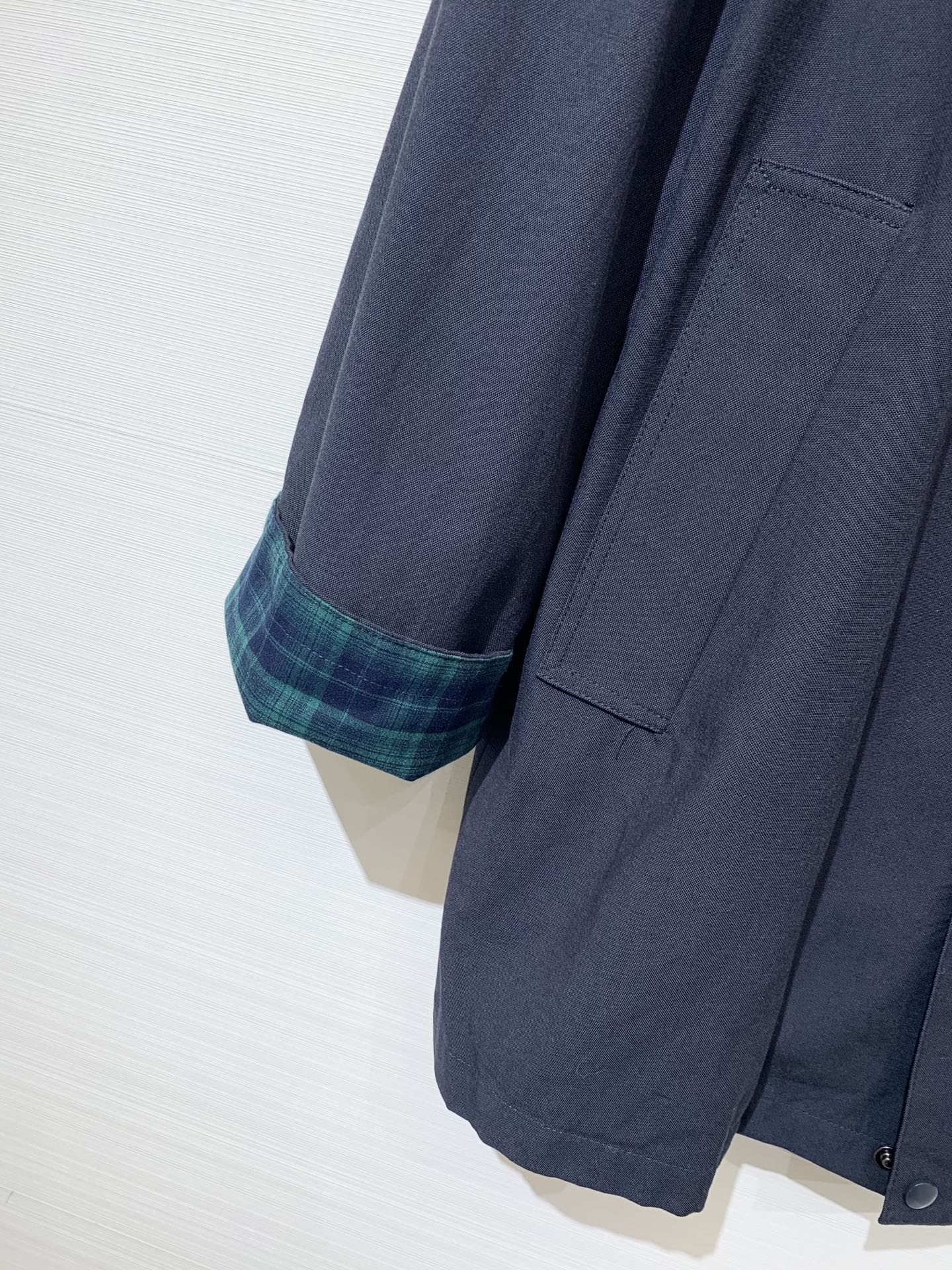 MIUMI* 25秋冬新款 撞色格纹风衣外套 单排扣➕里衬设计 手袖采用今年MIU最新格纹配色元素撞色工