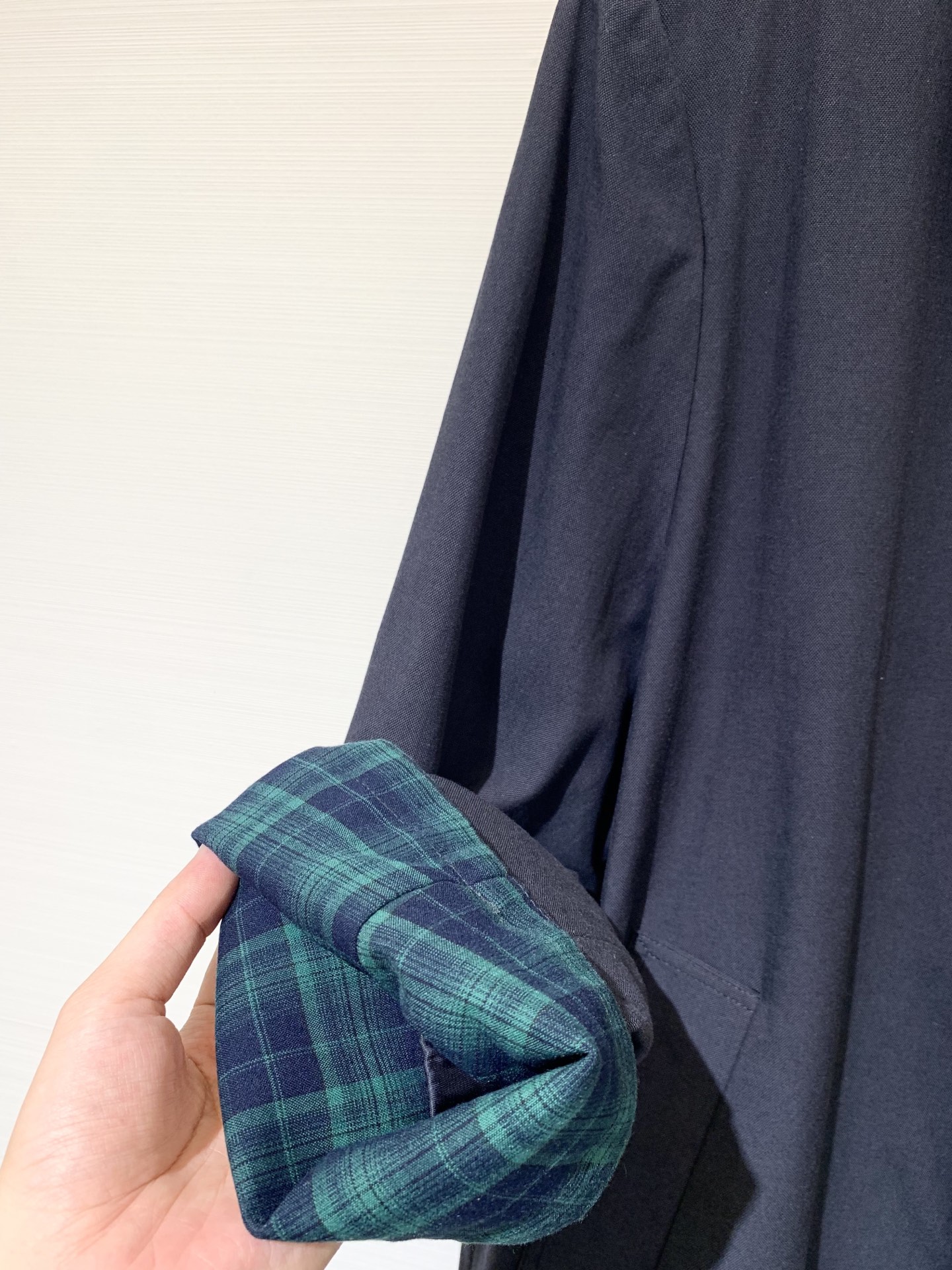 MIUMI* 25秋冬新款 撞色格纹风衣外套 单排扣➕里衬设计 手袖采用今年MIU最新格纹配色元素撞色工