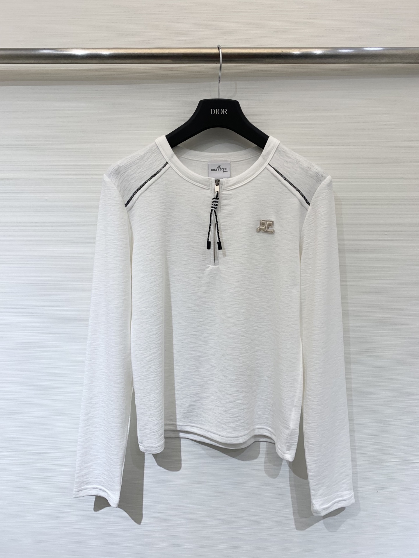 Courreges 25早秋新款 明线拼接半拉链长袖T恤 🉑当打底衫 早秋叠搭也很棒 经典简约单品 两色