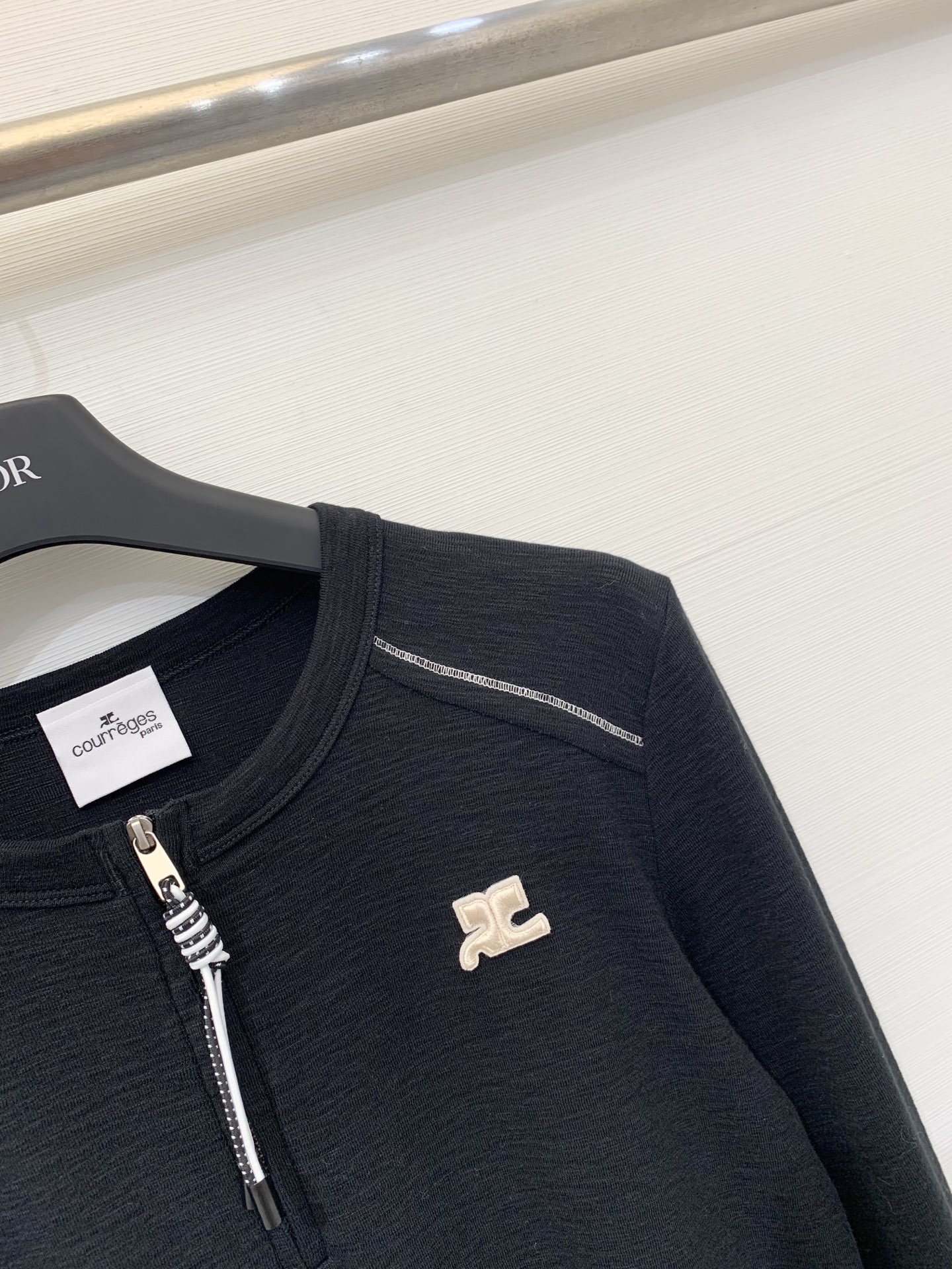 Courreges 25早秋新款 明线拼接半拉链长袖T恤 🉑当打底衫 早秋叠搭也很棒 经典简约单品 两色