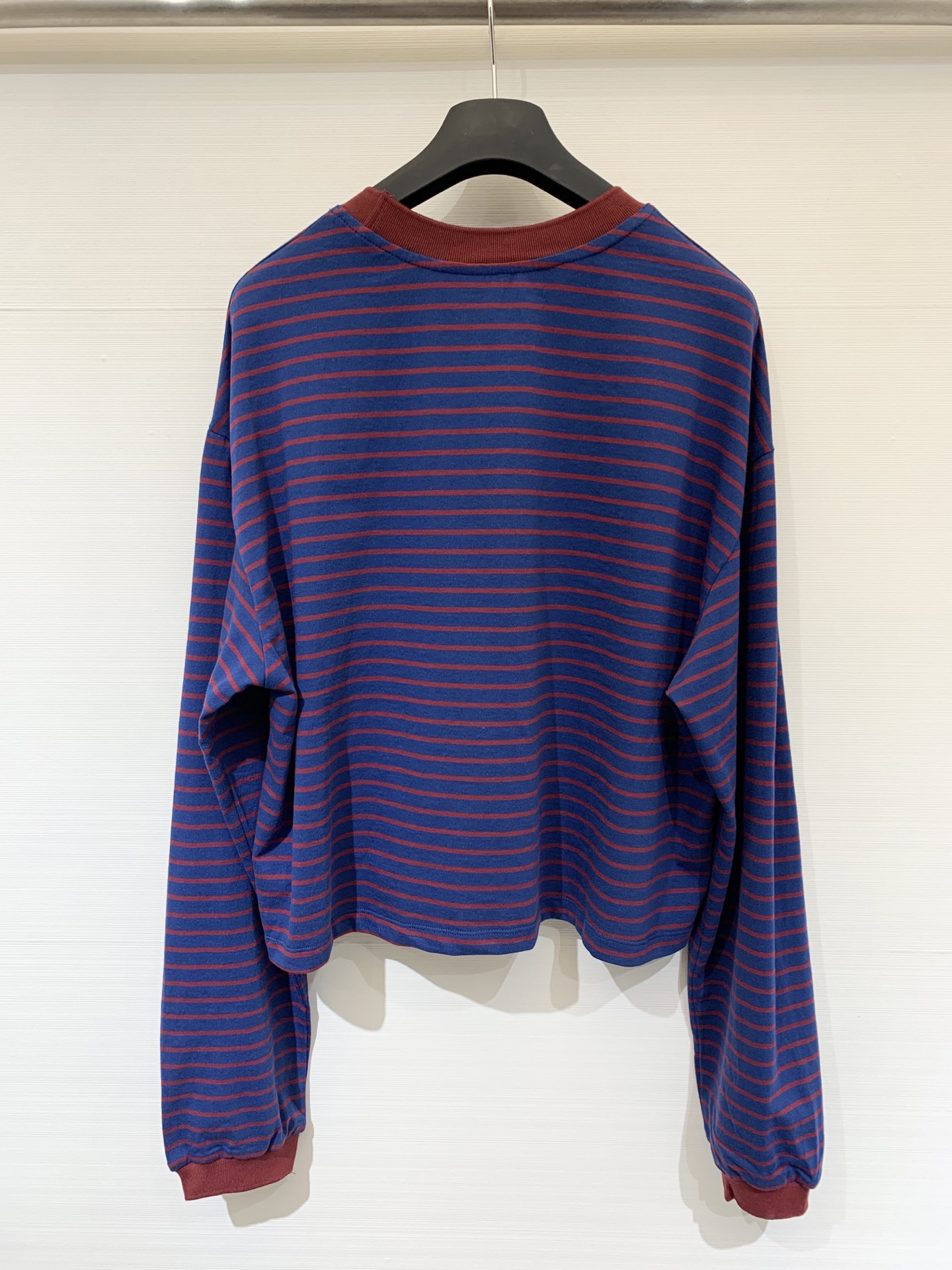 Moncler 25早秋新款 ins蓝红条纹慵懒长袖 高级感百搭撞色打底上衣 超有氛围感 宽松高腰版型 