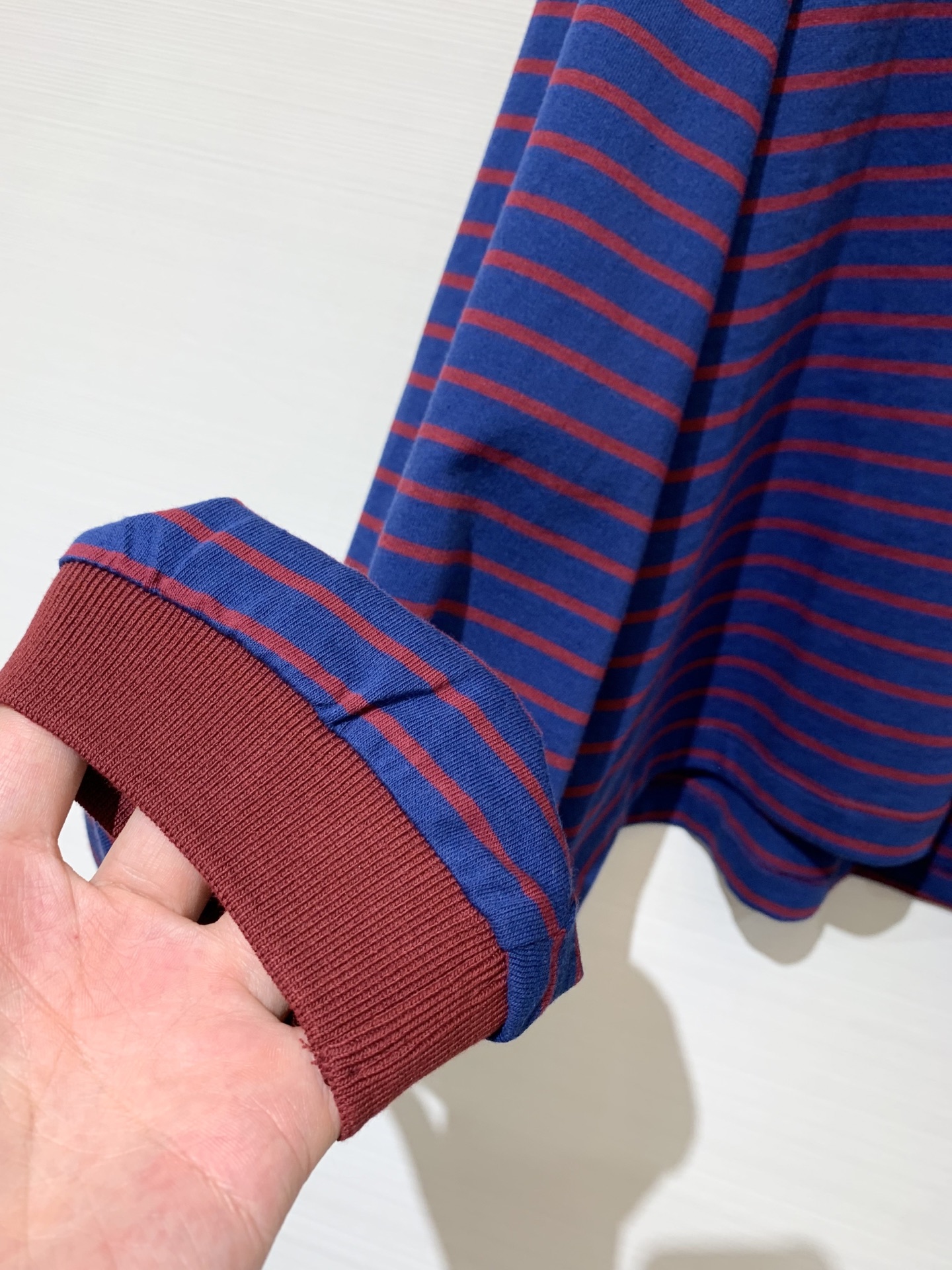 Moncler 25早秋新款 ins蓝红条纹慵懒长袖 高级感百搭撞色打底上衣 超有氛围感 宽松高腰版型 