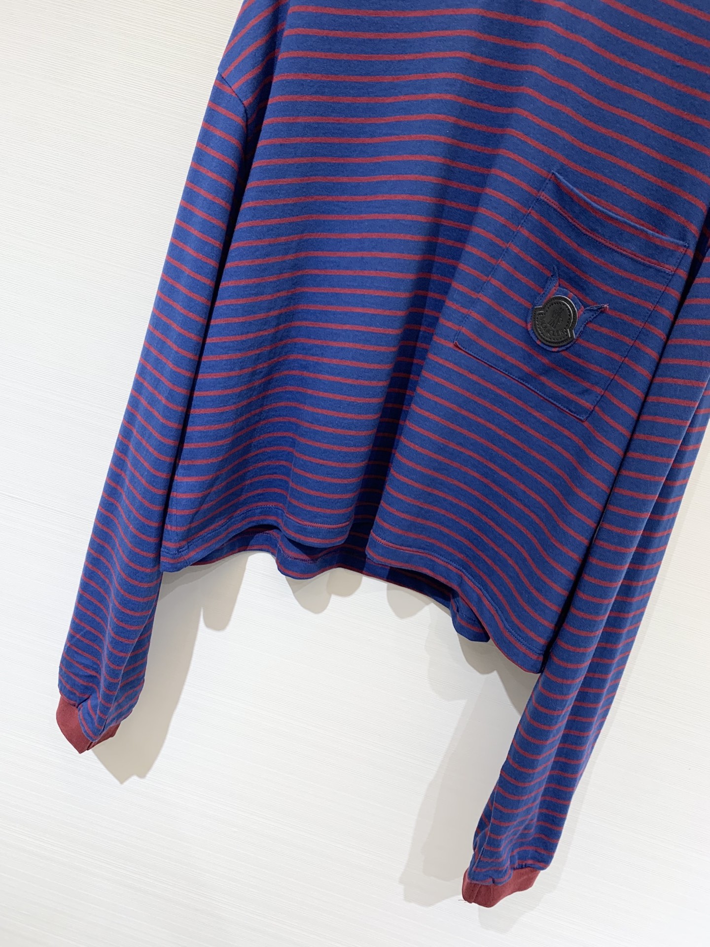 Moncler 25早秋新款 ins蓝红条纹慵懒长袖 高级感百搭撞色打底上衣 超有氛围感 宽松高腰版型 