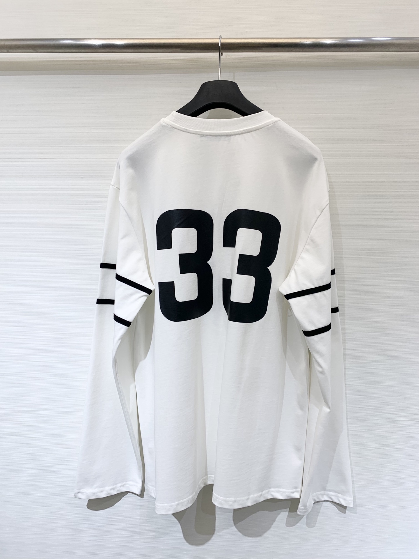 CH克罗心 25早秋新款 印花打底长袖T恤 手袖采用了双螺纹工艺 梵文和33号印花非常显眼 配色休闲 宽