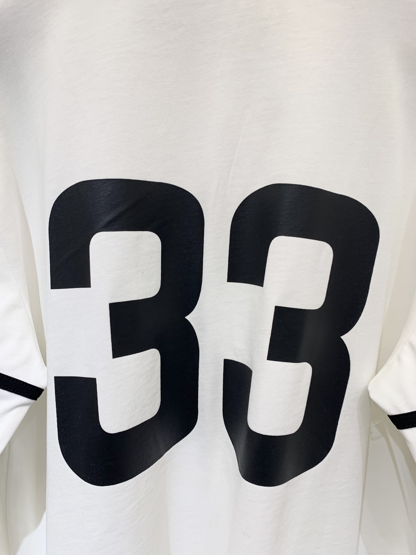 CH克罗心 25早秋新款 印花打底长袖T恤 手袖采用了双螺纹工艺 梵文和33号印花非常显眼 配色休闲 宽