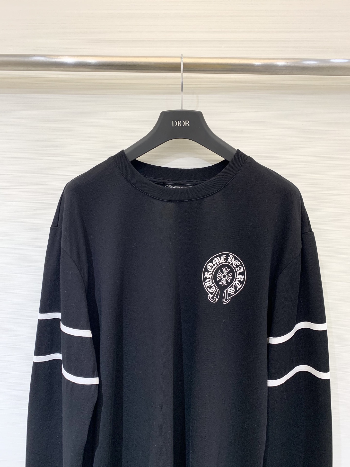 CH克罗心 25早秋新款 印花打底长袖T恤 手袖采用了双螺纹工艺 梵文和33号印花非常显眼 配色休闲 宽