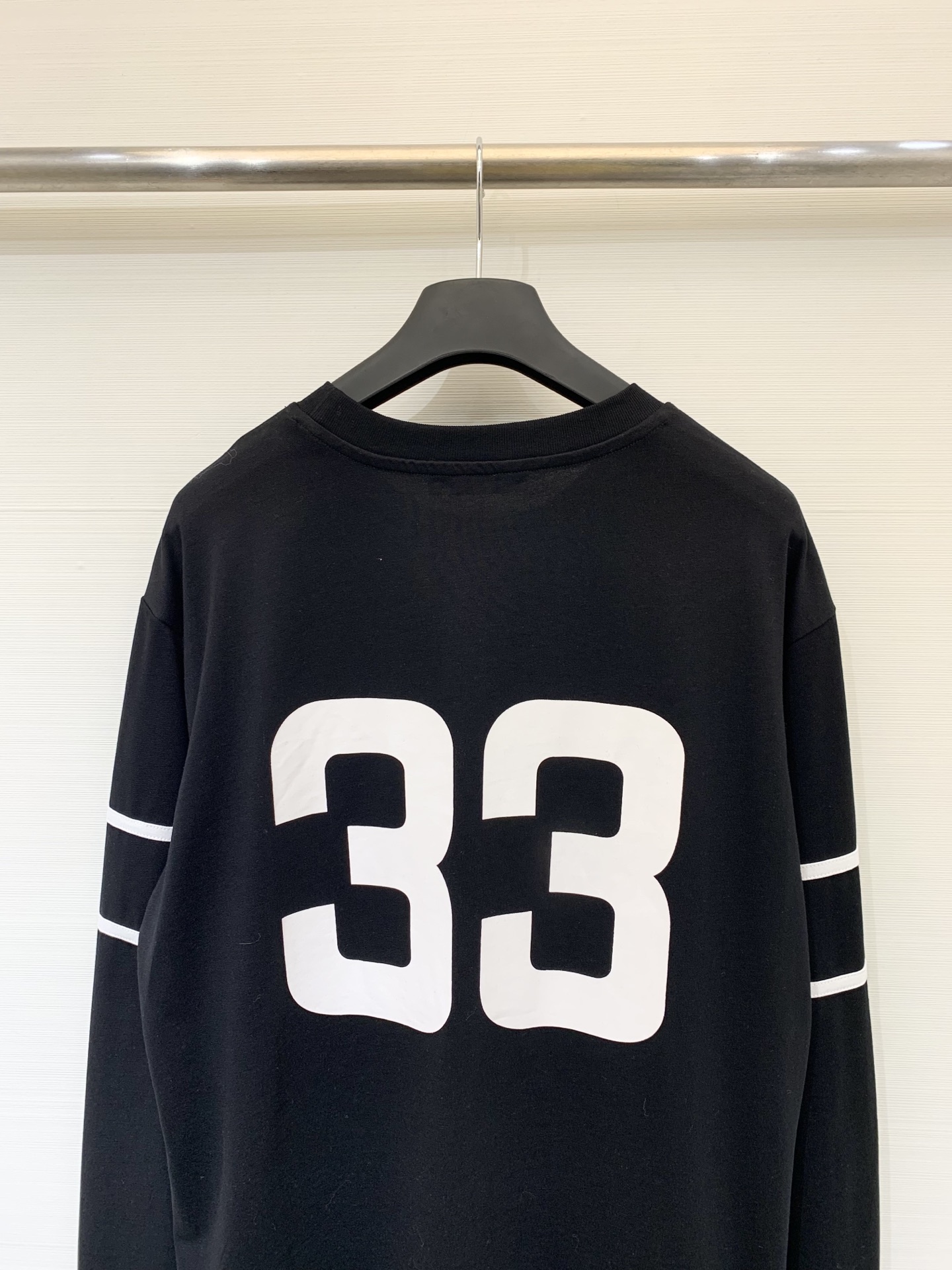 CH克罗心 25早秋新款 印花打底长袖T恤 手袖采用了双螺纹工艺 梵文和33号印花非常显眼 配色休闲 宽