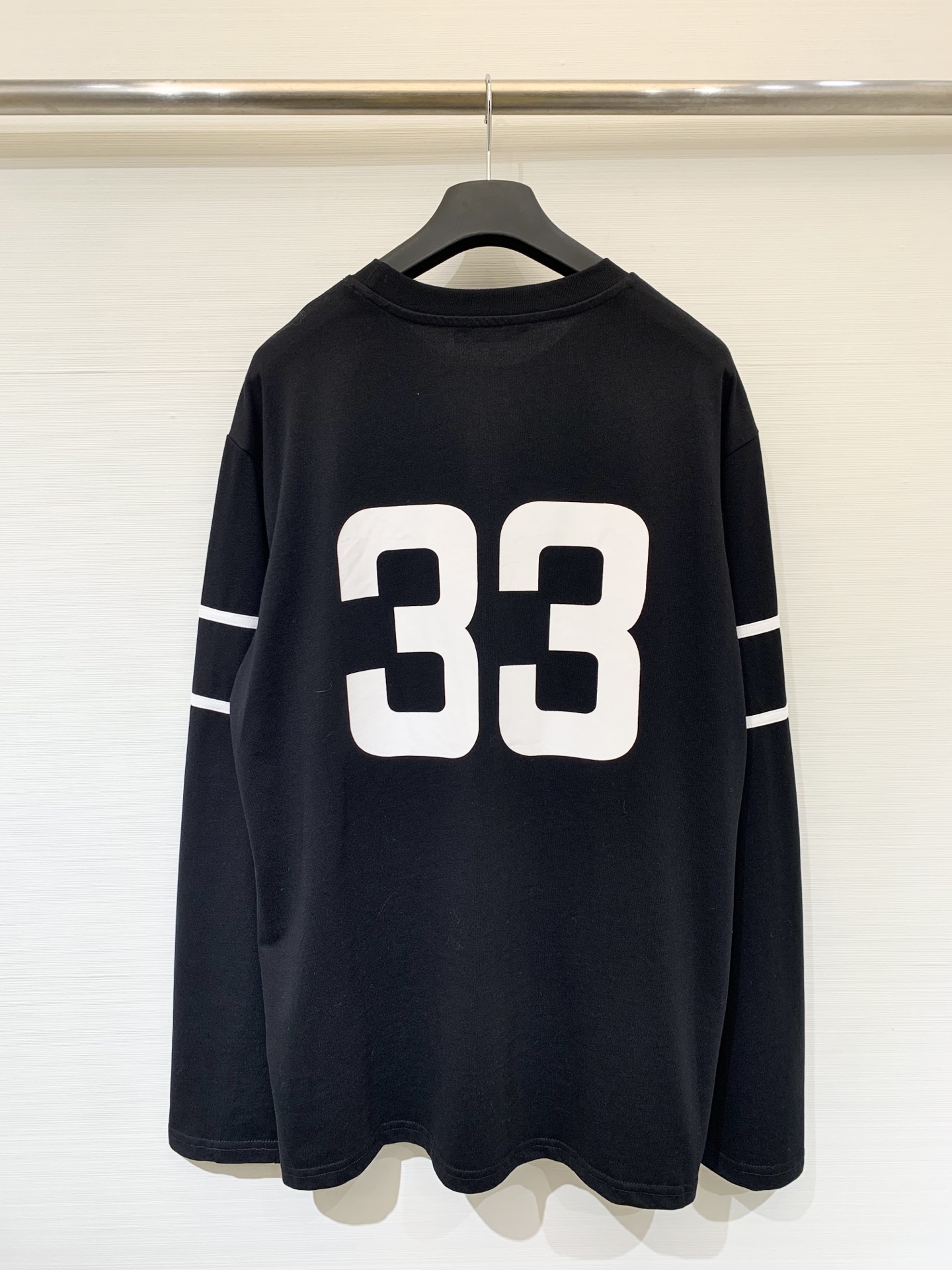 CH克罗心 25早秋新款 印花打底长袖T恤 手袖采用了双螺纹工艺 梵文和33号印花非常显眼 配色休闲 宽