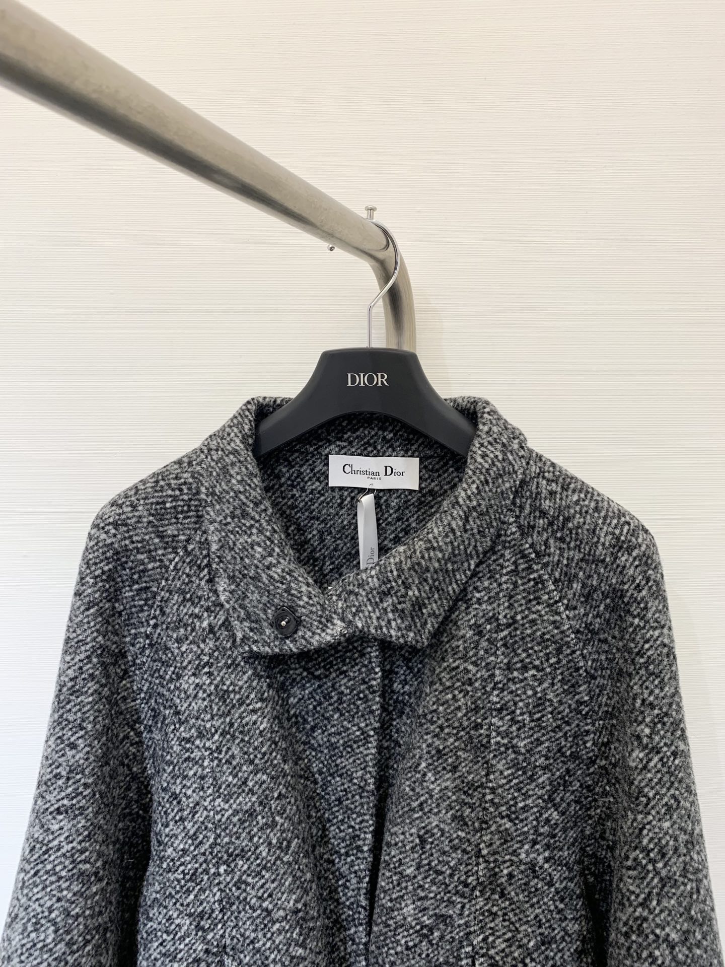 Dior 25秋冬新款 🩶雪花灰针织袖收腰双面羊绒大衣 超有设计感针织袖设计 定制10%羊绒90羊羔毛面