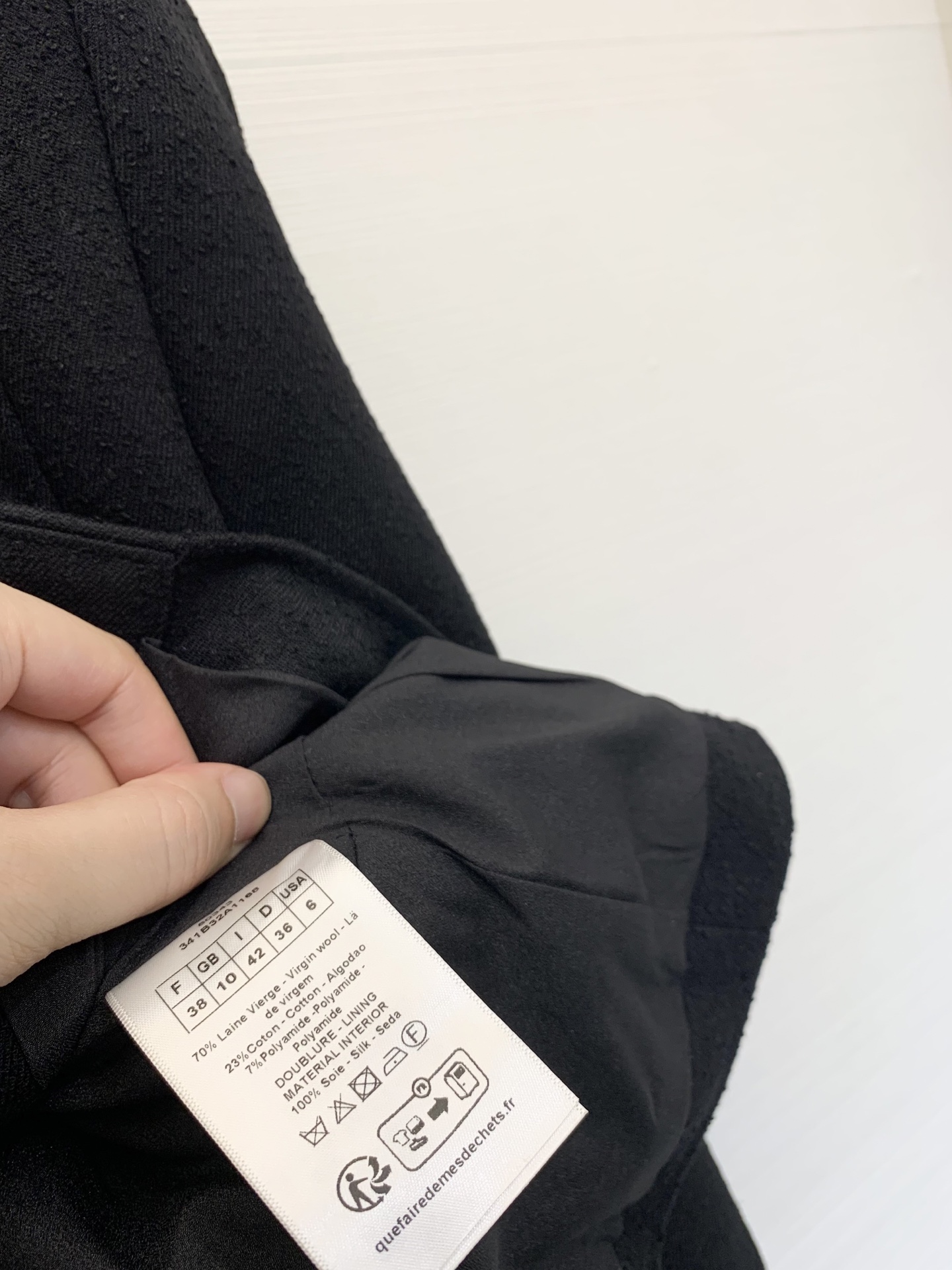 Dio* 25秋冬新款 立领长袖外套 荷叶边下摆设计 CD定制扣 羊毛混纺面料 码数SML