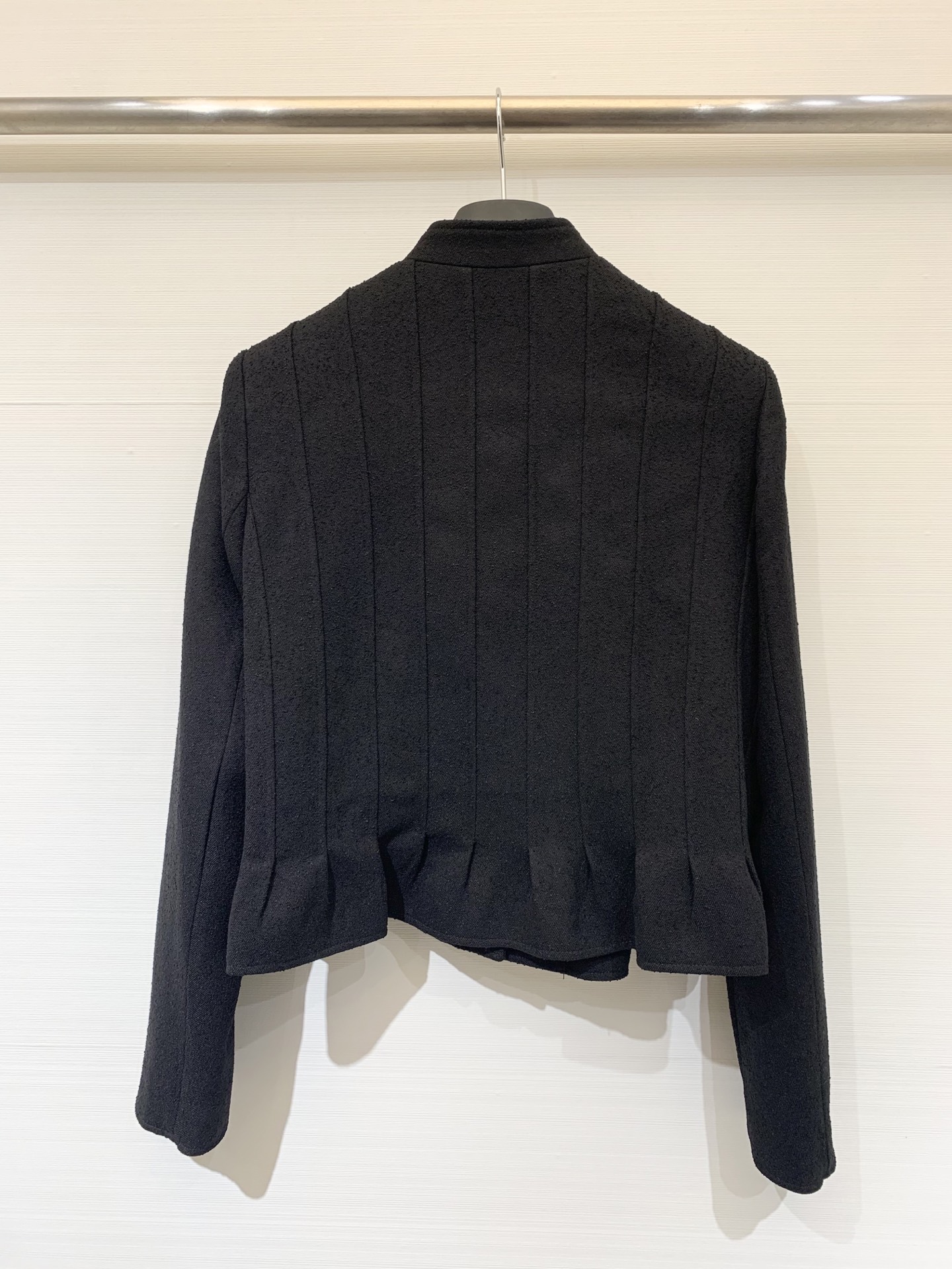 Dio* 25秋冬新款 立领长袖外套 荷叶边下摆设计 CD定制扣 羊毛混纺面料 码数SML