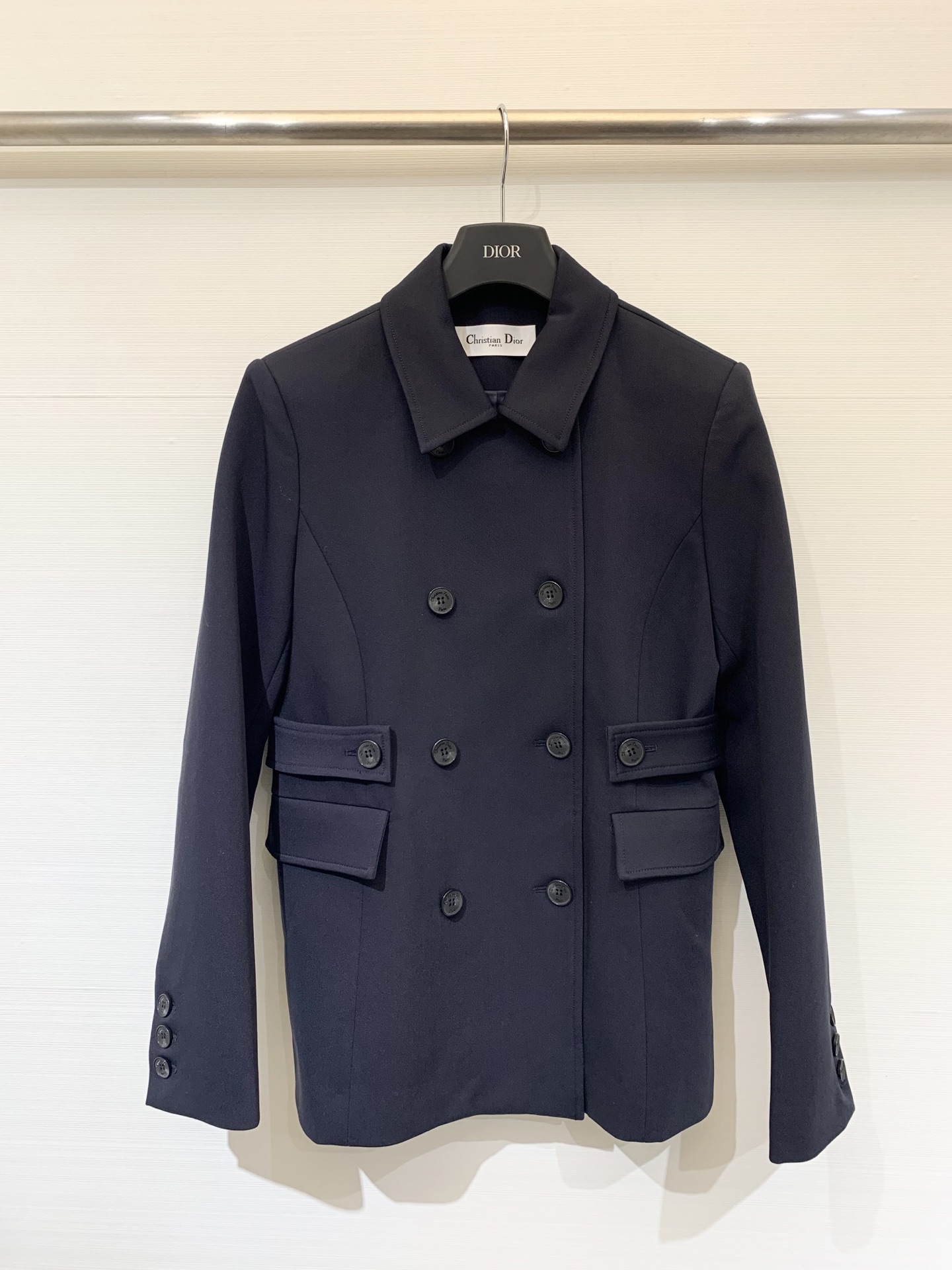 NO:494883,DIOR 25 autumn and winter new products, classic lapel double-breasted suit windbreaker jacket, customized twill windbreaker fabric, crisp and stylish and high-end texture, double-sided pocket decoration, illuminated shape, charming British elegant temperament style, sml, dior, jackets & coats, alexander wang19860909DIOR 25秋冬新品 经典翻领双排扣西服风衣外套 定制斜纹风衣面料 质感挺括有型又高级 双侧口袋装饰点亮造型 魅力英伦优雅气质风 码数sml,,dior,jackets & coats,alexander wang,Women's clothing