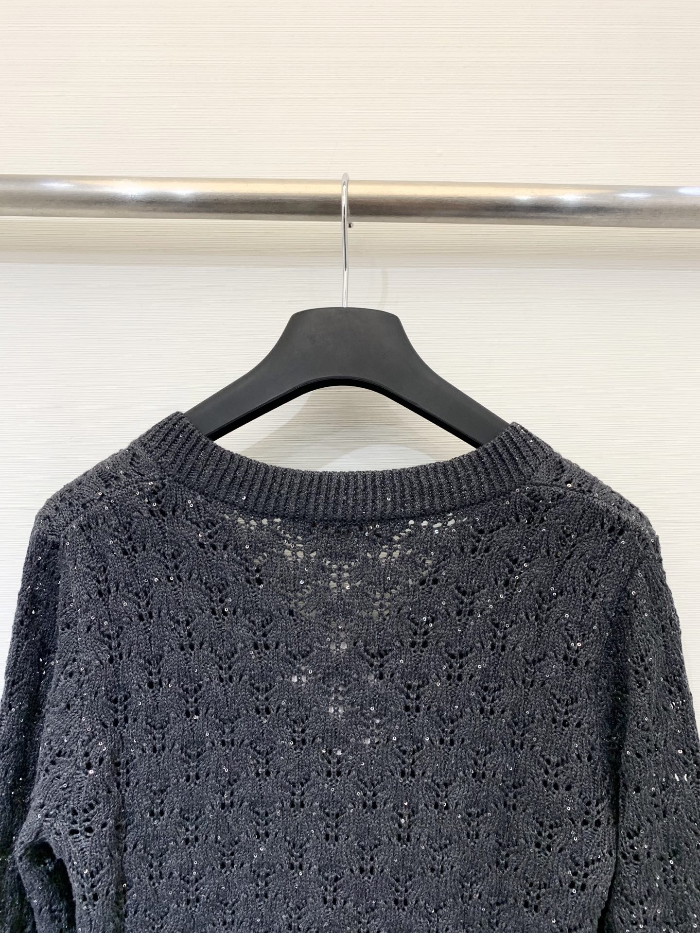 BC 25早秋新款 珠片镂空V领针织长袖 两色sml