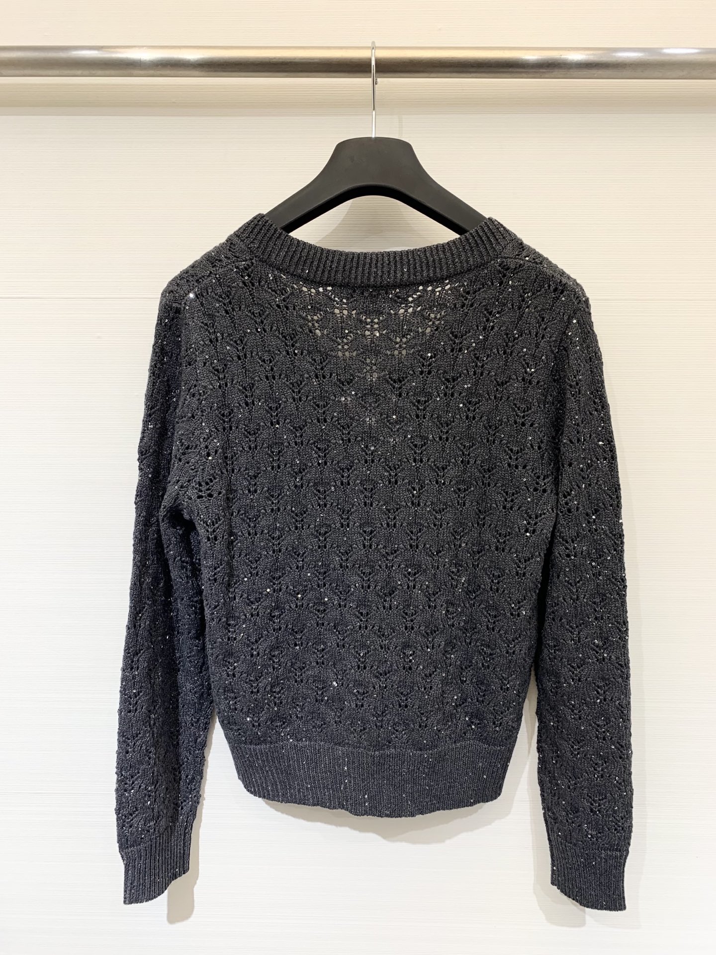 BC 25早秋新款 珠片镂空V领针织长袖 两色sml