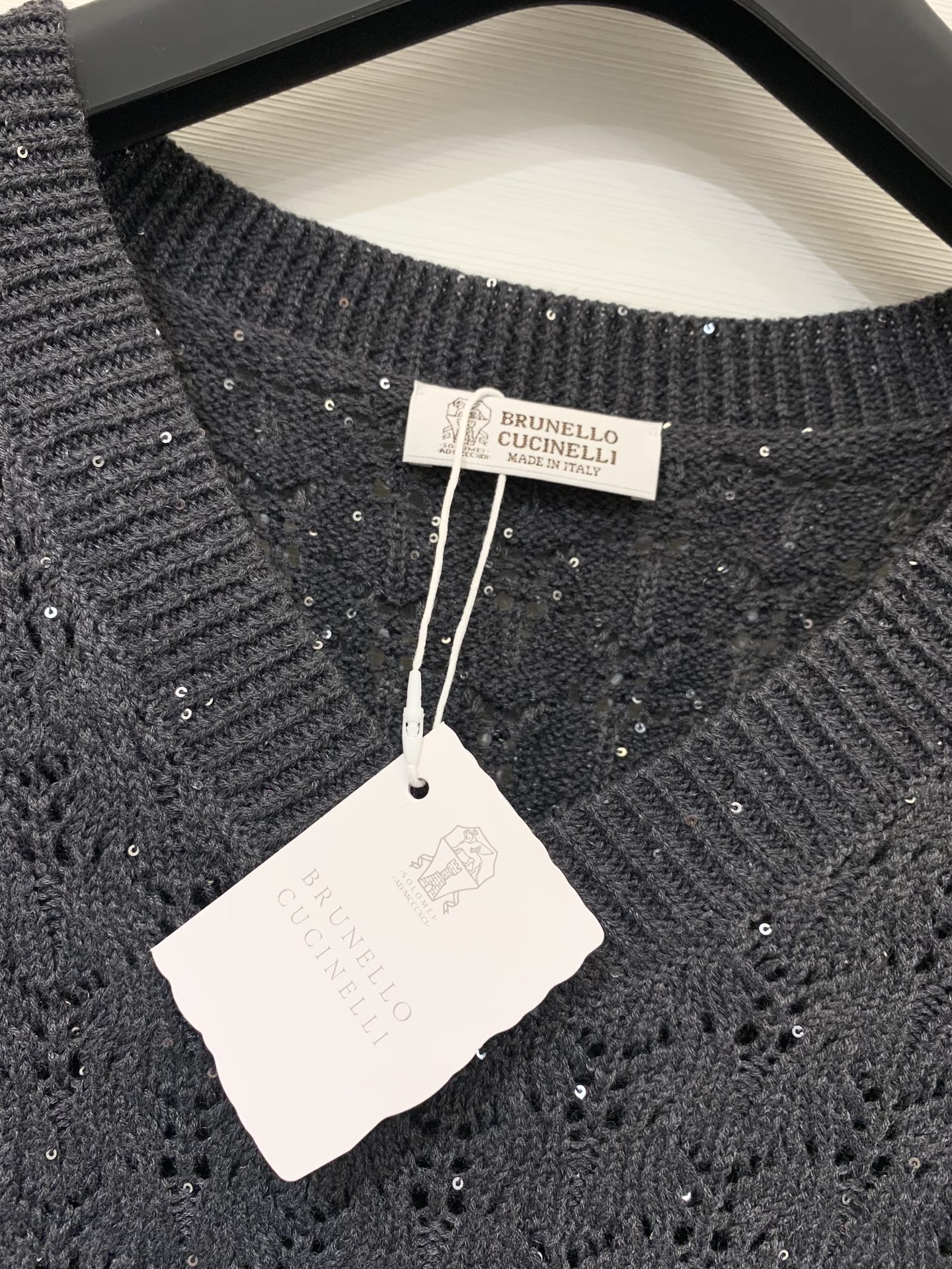 BC 25早秋新款 珠片镂空V领针织长袖 两色sml