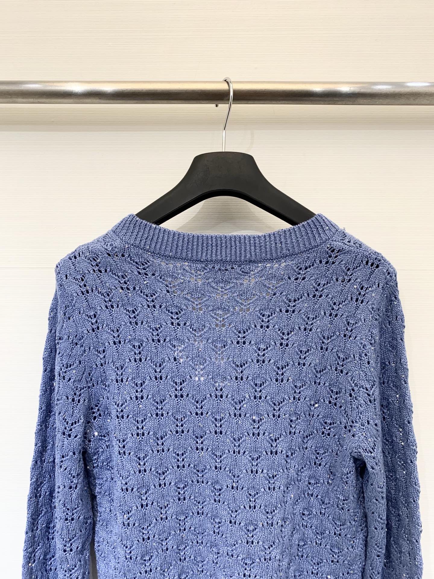 BC 25早秋新款 珠片镂空V领针织长袖 两色sml