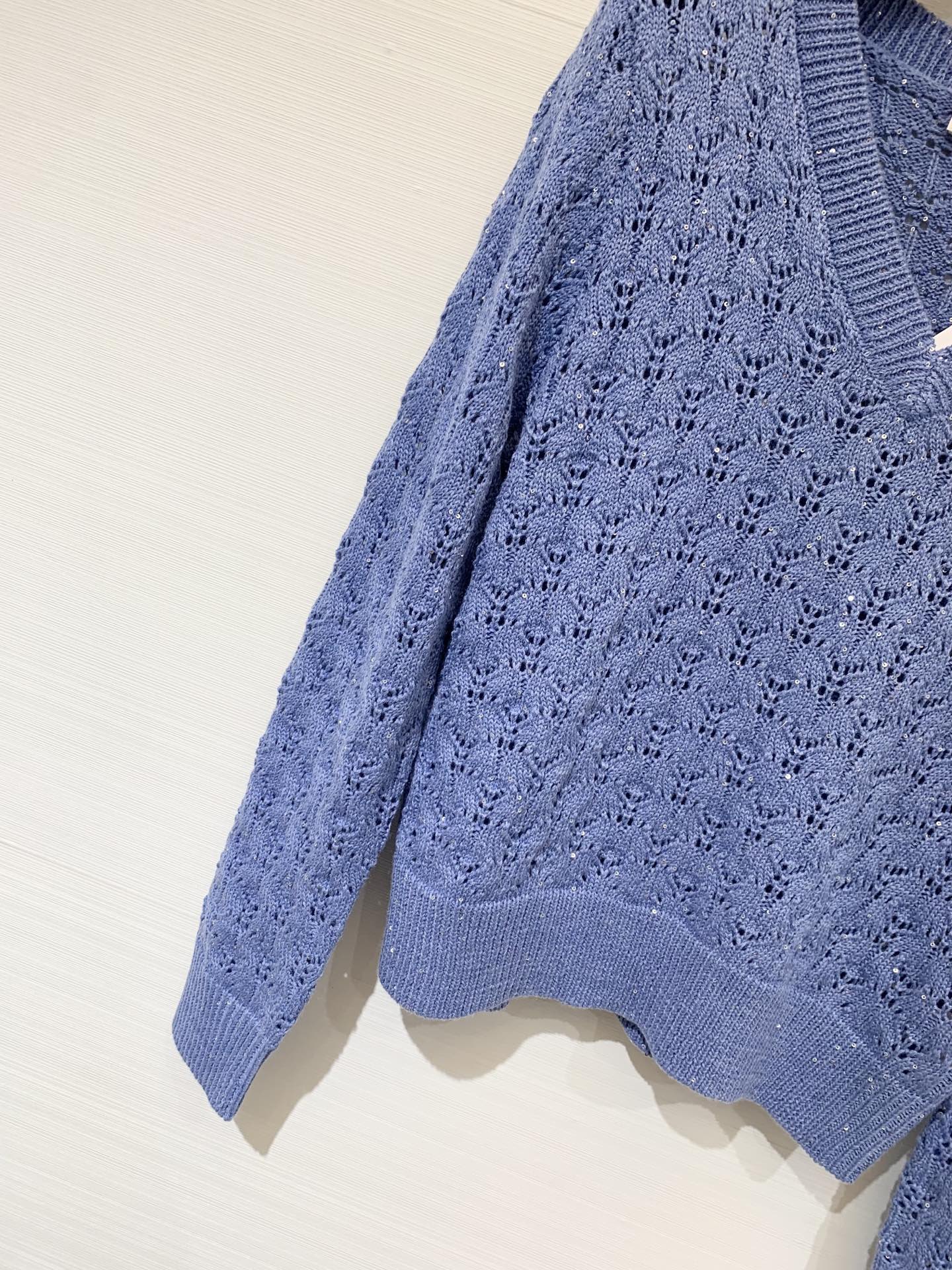 BC 25早秋新款 珠片镂空V领针织长袖 两色sml