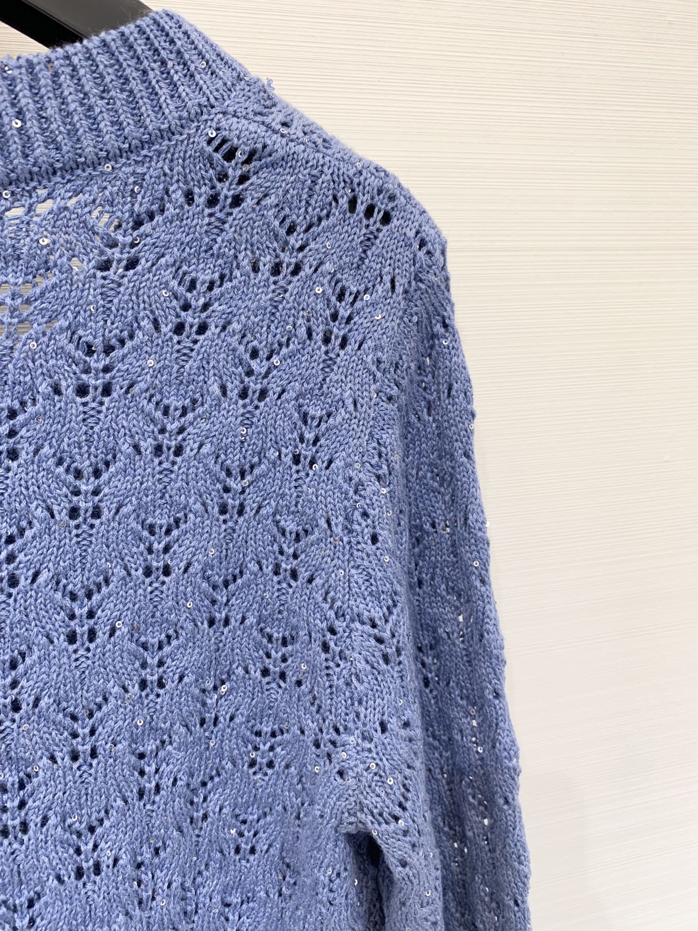 BC 25早秋新款 珠片镂空V领针织长袖 两色sml