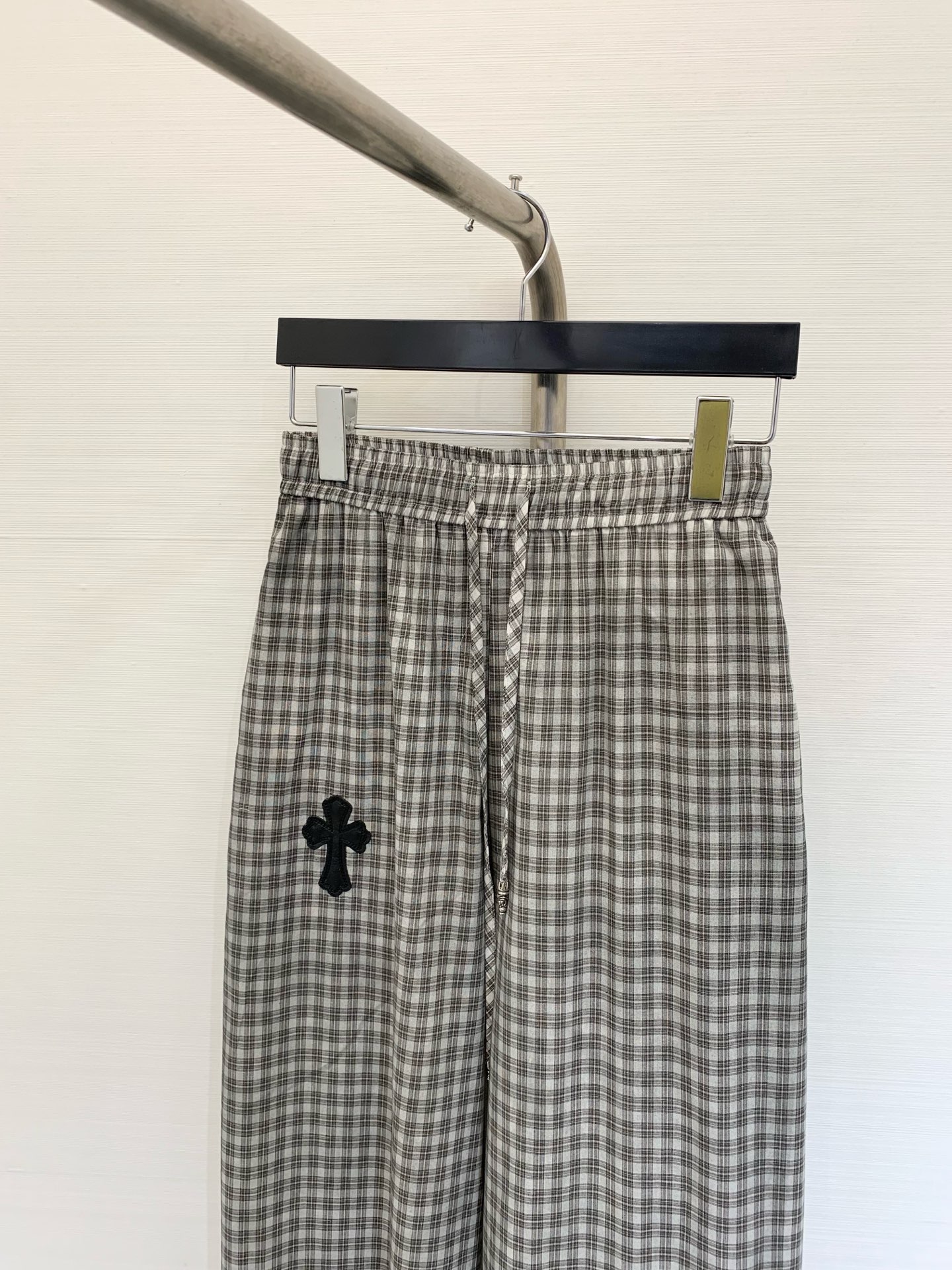 𝐂𝐇克罗心 𝟐𝟓𝐬𝐬 格子刺绣十字标休闲长裤 宽松直筒版型 男女同款𝐬𝐦𝐥